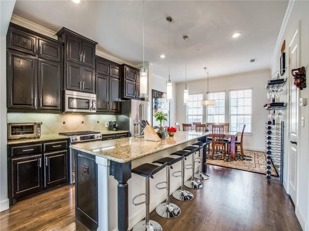 Townhouse For Rent in Dallas County , 5034 Meridian Lane, Addison, Texas 75001, 3 Bedroom, 4 Bathroom, 2 Garage spaces, 2,166 Sqft, built in 2014, mls#21406716, Real Estate Agent in Addison, Homes For Rent in Dallas county, Homes For Rent in Addison, Realtor in Addison Texas, Real Estate Brokerage Independent Realty Texas, Luminita Cordes Realtor
