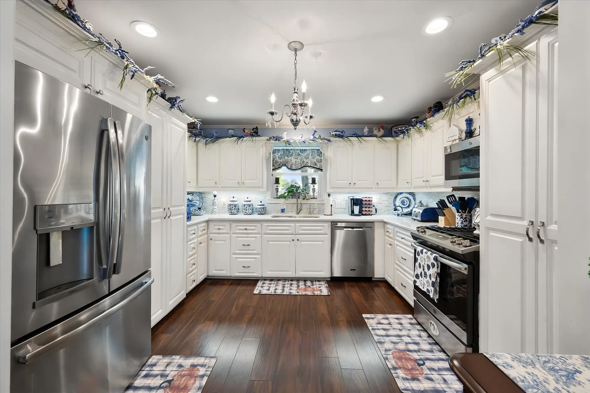 Single Family Residence For Sale in Navarro County , 1601 Bridle Path, Corsicana, Texas 75110, 4 Bedroom, 3 Bathroom, 3 Garage spaces, 2,597 Sqft, built in 1988, mls#21403680, Real Estate Agent in Corsicana, Homes For Sale in Navarro county, Homes For Sale in Corsicana, Realtor in Corsicana Texas, Real Estate Brokerage Independent Realty Texas, Luminita Cordes Realtor