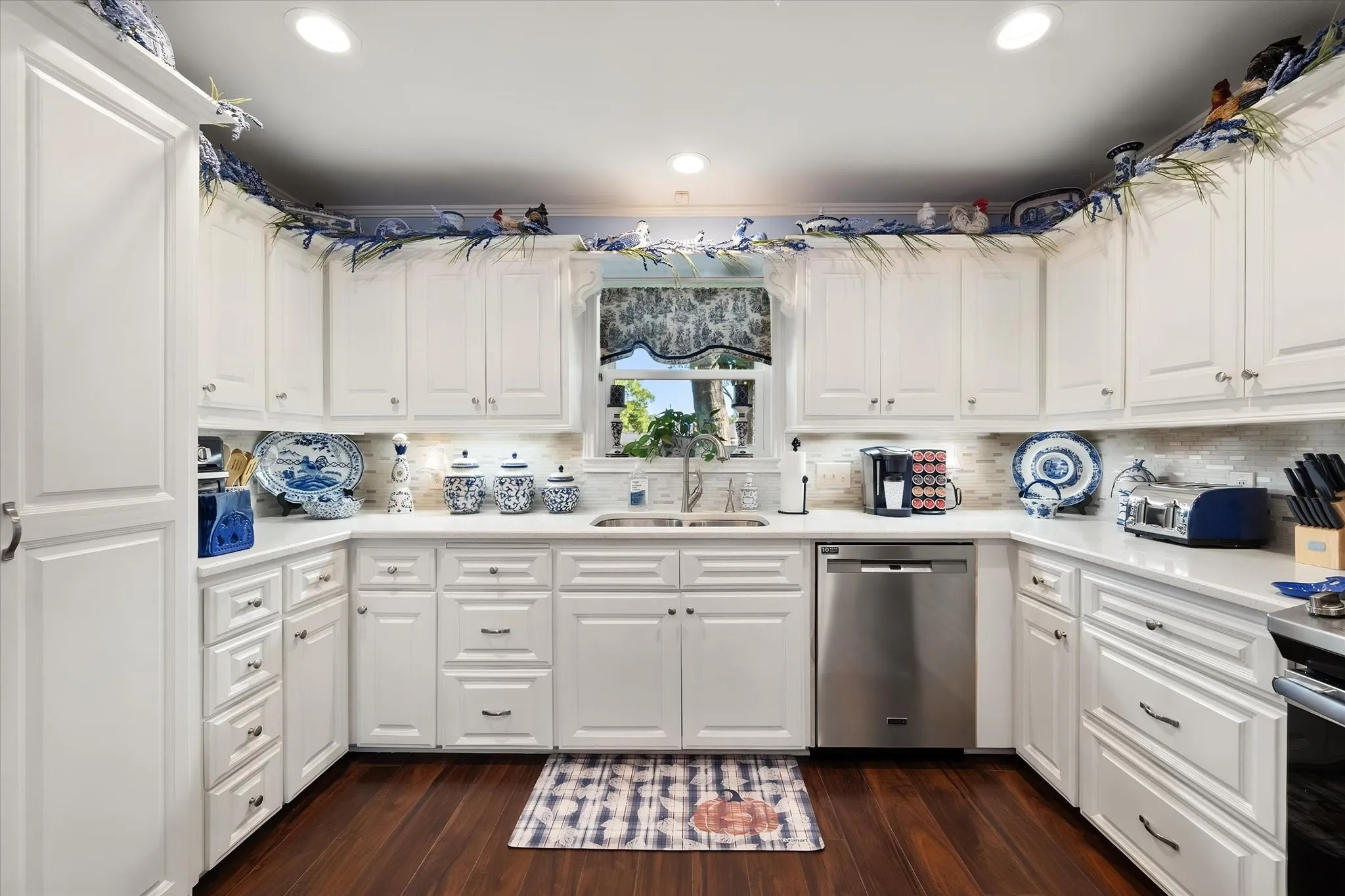 Single Family Residence For Sale in Navarro County , 1601 Bridle Path, Corsicana, Texas 75110, 4 Bedroom, 3 Bathroom, 3 Garage spaces, 2,597 Sqft, built in 1988, mls#21403680, Real Estate Agent in Corsicana, Homes For Sale in Navarro county, Homes For Sale in Corsicana, Realtor in Corsicana Texas, Real Estate Brokerage Independent Realty Texas, Luminita Cordes Realtor
