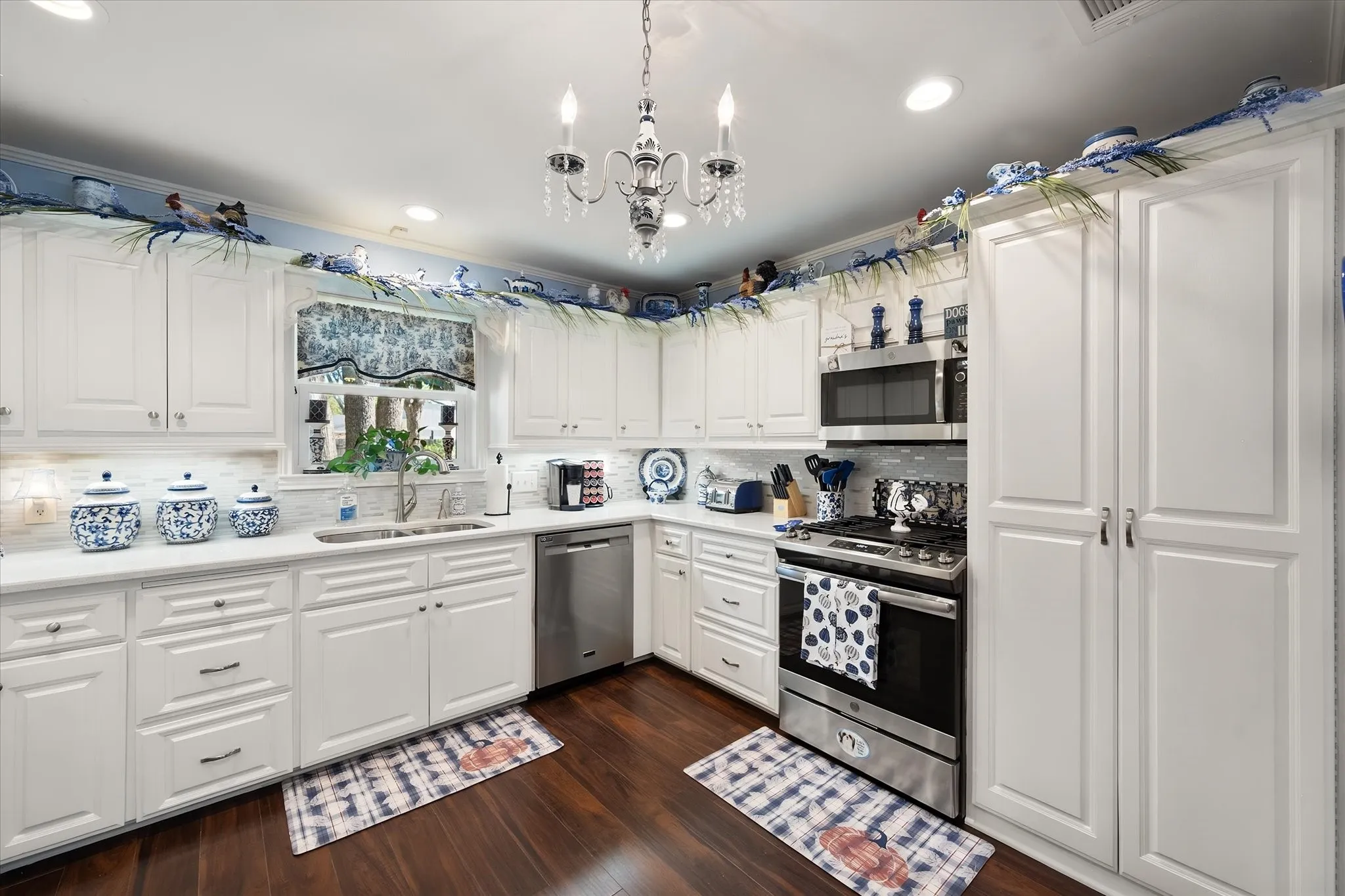 Single Family Residence For Sale in Navarro County , 1601 Bridle Path, Corsicana, Texas 75110, 4 Bedroom, 3 Bathroom, 3 Garage spaces, 2,597 Sqft, built in 1988, mls#21403680, Real Estate Agent in Corsicana, Homes For Sale in Navarro county, Homes For Sale in Corsicana, Realtor in Corsicana Texas, Real Estate Brokerage Independent Realty Texas, Luminita Cordes Realtor