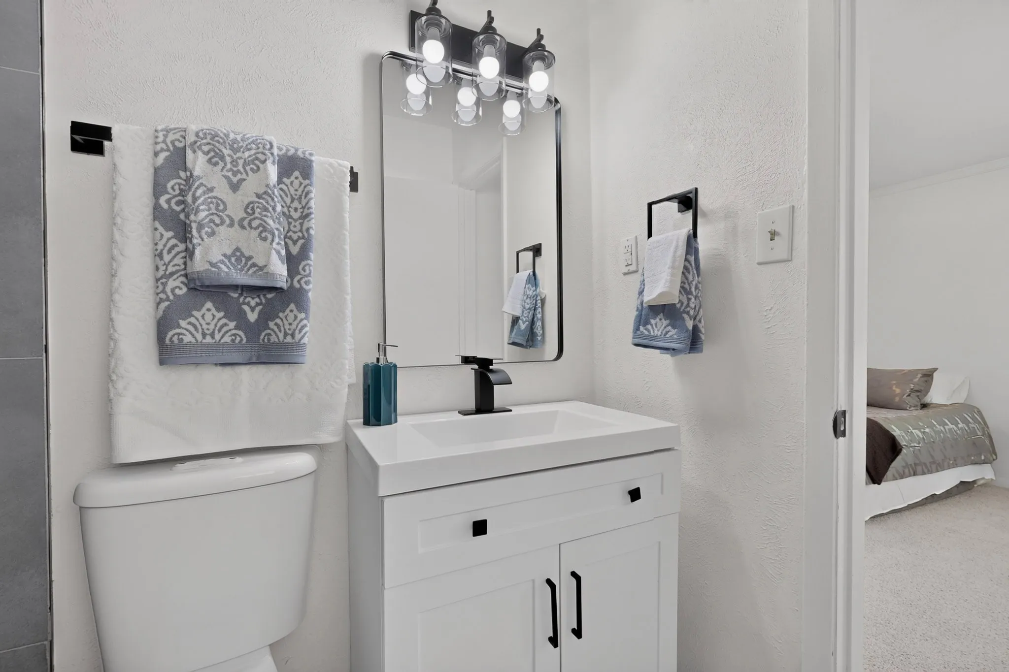 Single Family Residence For Rent in Tarrant County , 5451 Lubbock Avenue, Fort Worth, Texas 76133, 4 Bedroom, 2 Bathroom, 1 Garage spaces, 2,128 Sqft, built in 1965, mls#21406731, Real Estate Agent in Fort Worth, Homes For Rent in Tarrant county, Homes For Rent in Fort Worth, Realtor in Fort Worth Texas, Real Estate Brokerage Independent Realty Texas, Luminita Cordes Realtor