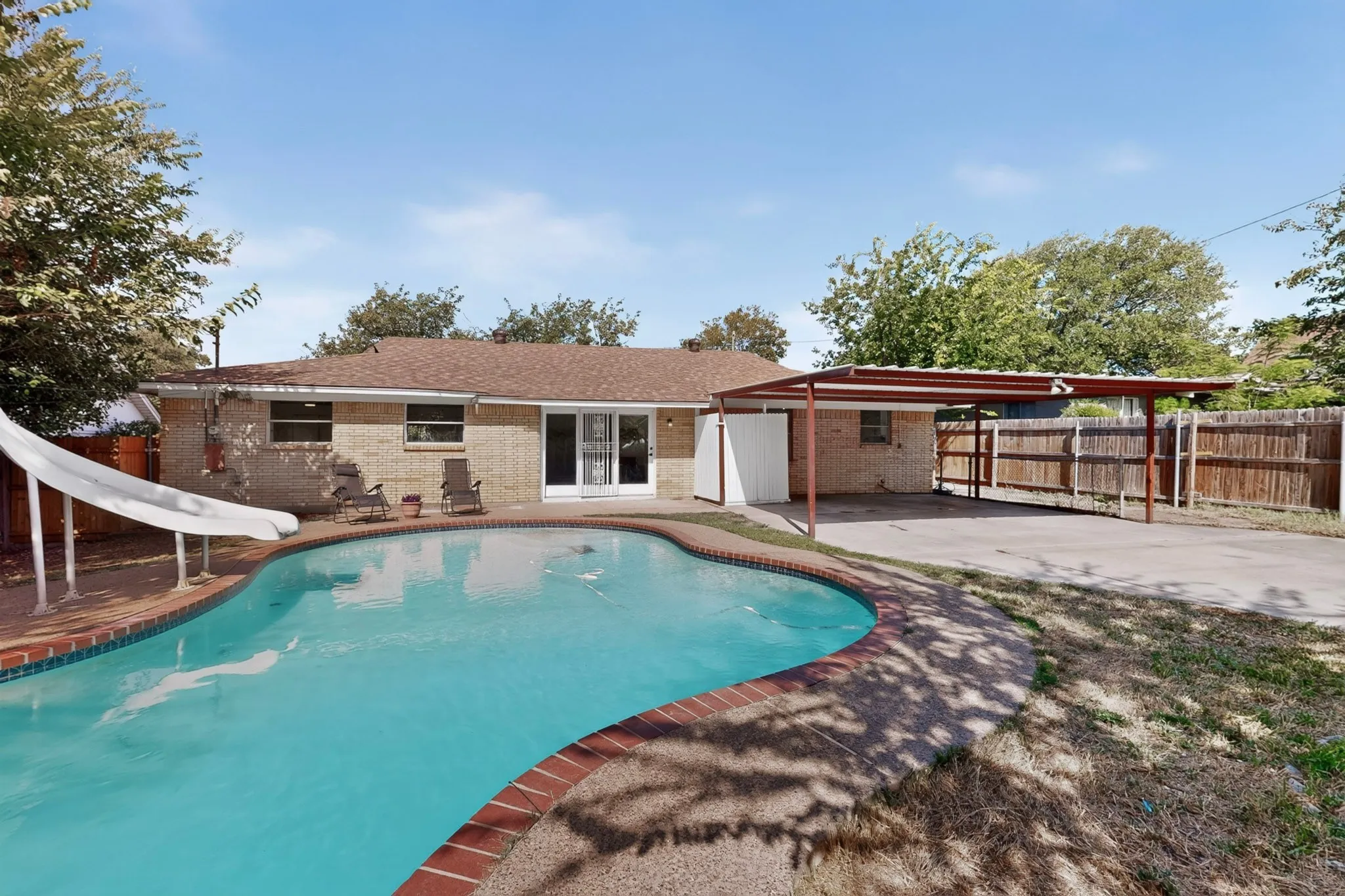 Single Family Residence For Rent in Tarrant County , 5451 Lubbock Avenue, Fort Worth, Texas 76133, 4 Bedroom, 2 Bathroom, 1 Garage spaces, 2,128 Sqft, built in 1965, mls#21406731, Real Estate Agent in Fort Worth, Homes For Rent in Tarrant county, Homes For Rent in Fort Worth, Realtor in Fort Worth Texas, Real Estate Brokerage Independent Realty Texas, Luminita Cordes Realtor