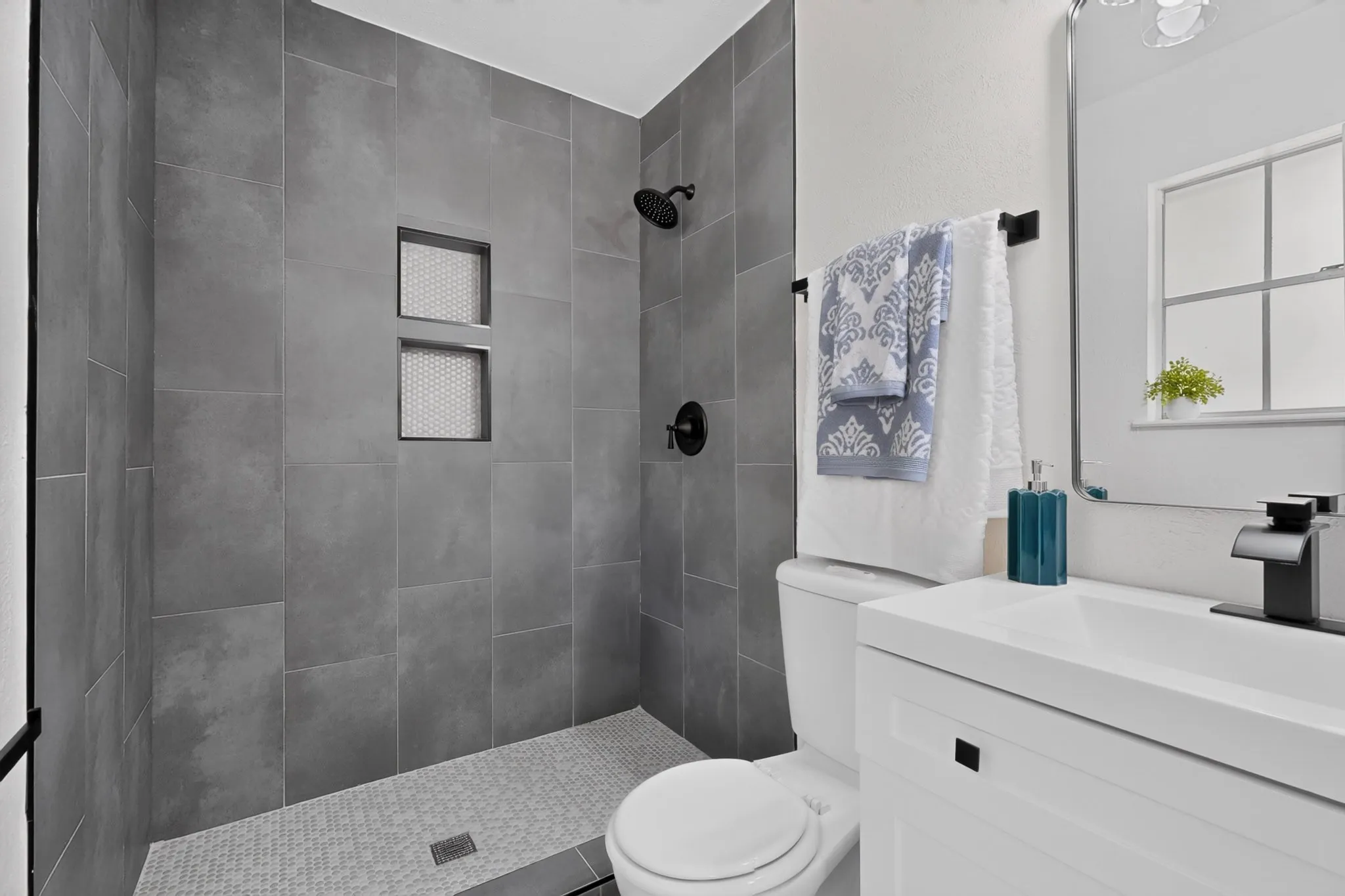 Single Family Residence For Rent in Tarrant County , 5451 Lubbock Avenue, Fort Worth, Texas 76133, 4 Bedroom, 2 Bathroom, 1 Garage spaces, 2,128 Sqft, built in 1965, mls#21406731, Real Estate Agent in Fort Worth, Homes For Rent in Tarrant county, Homes For Rent in Fort Worth, Realtor in Fort Worth Texas, Real Estate Brokerage Independent Realty Texas, Luminita Cordes Realtor