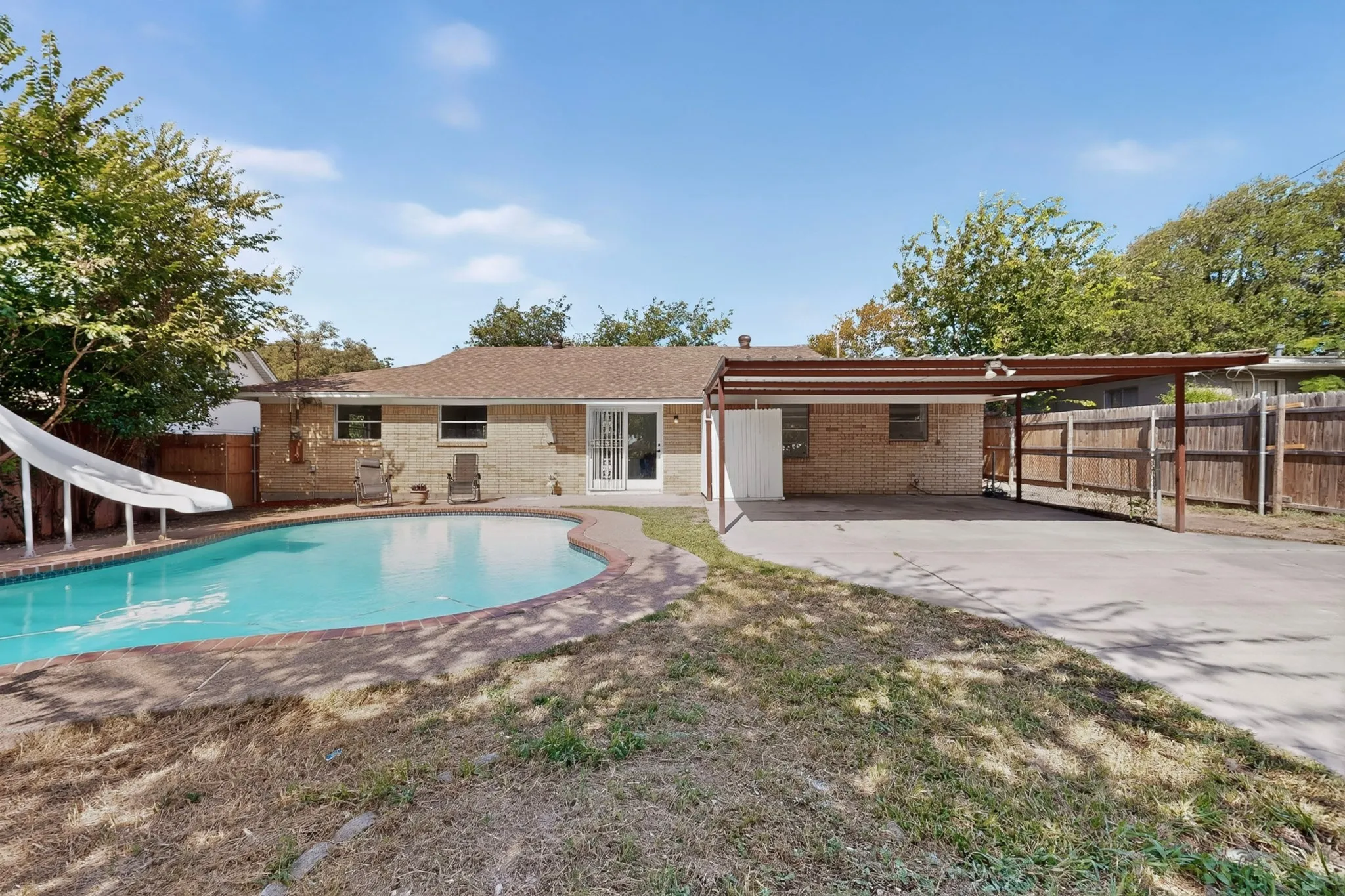 Single Family Residence For Rent in Tarrant County , 5451 Lubbock Avenue, Fort Worth, Texas 76133, 4 Bedroom, 2 Bathroom, 1 Garage spaces, 2,128 Sqft, built in 1965, mls#21406731, Real Estate Agent in Fort Worth, Homes For Rent in Tarrant county, Homes For Rent in Fort Worth, Realtor in Fort Worth Texas, Real Estate Brokerage Independent Realty Texas, Luminita Cordes Realtor