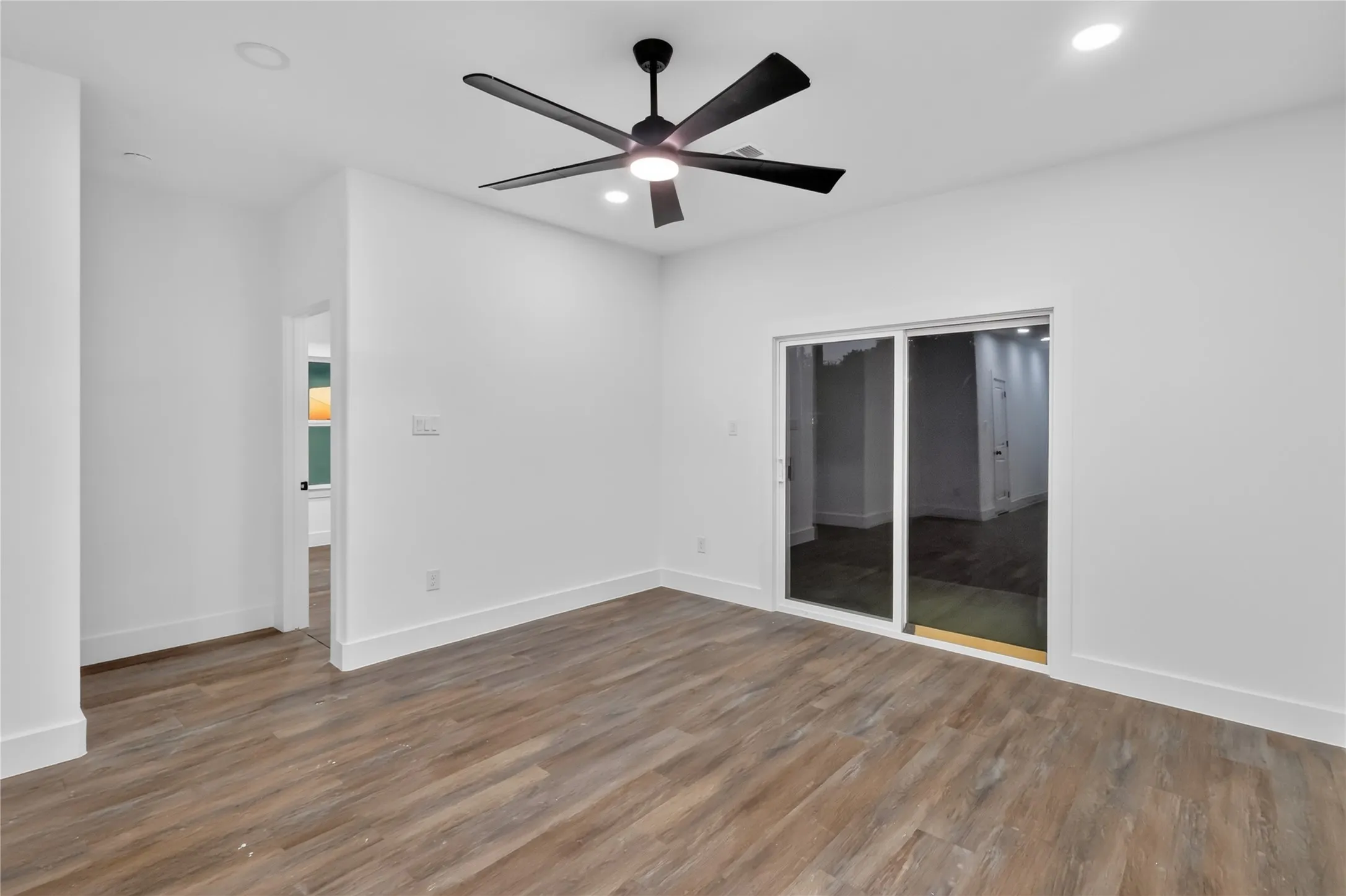 Single Family Residence For Sale in Henderson County , 107 Cedar Elm Road, Trinidad, Texas 75163, 3 Bedroom, 2 Bathroom, 2 Garage spaces, 1,502 Sqft, built in 2026, mls#21404413, Real Estate Agent in Trinidad, Homes For Sale in Henderson county, Homes For Sale in Trinidad, Realtor in Trinidad Texas, Real Estate Brokerage Independent Realty Texas, Luminita Cordes Realtor