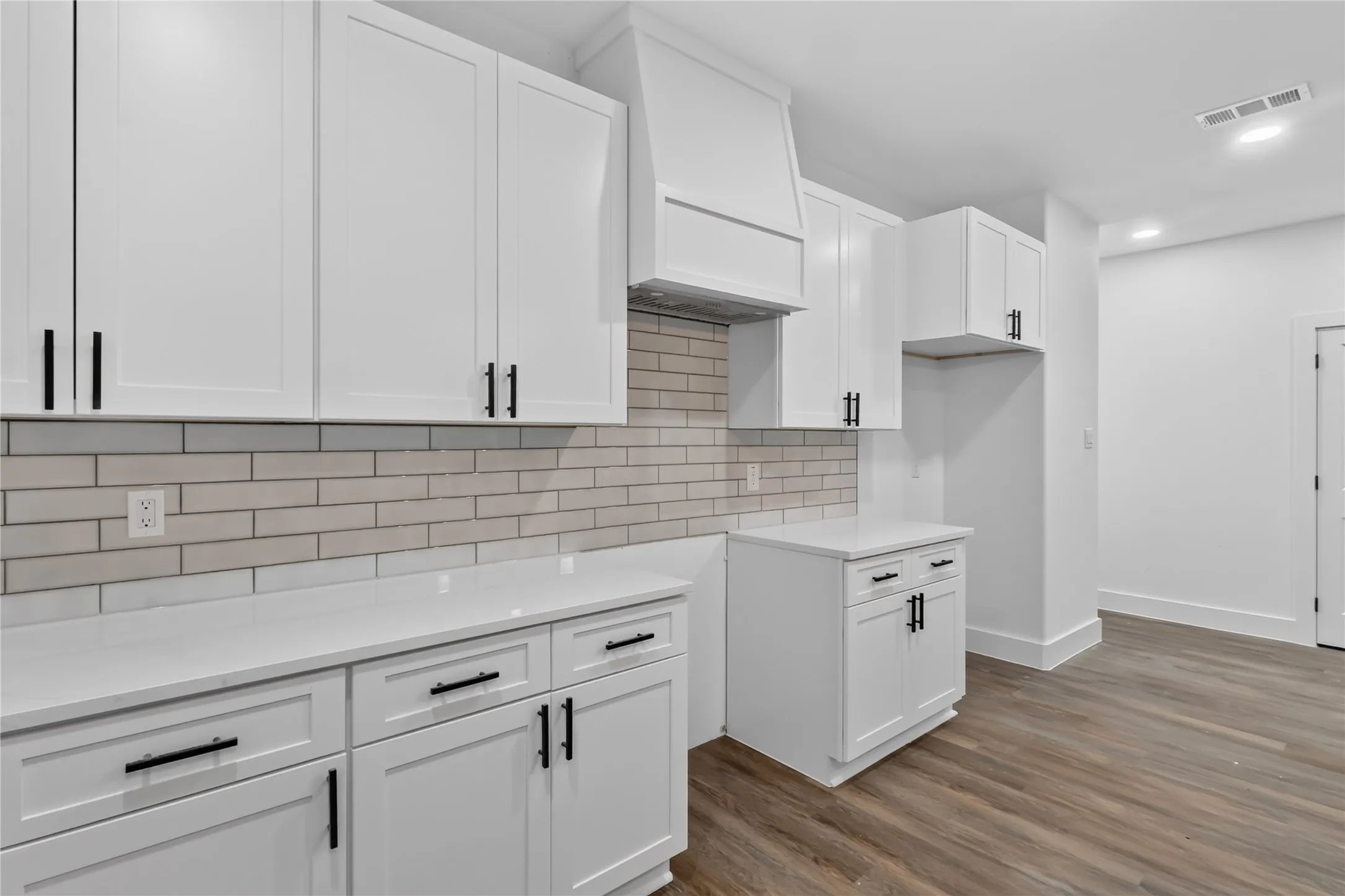 Single Family Residence For Sale in Henderson County , 107 Cedar Elm Road, Trinidad, Texas 75163, 3 Bedroom, 2 Bathroom, 2 Garage spaces, 1,502 Sqft, built in 2026, mls#21404413, Real Estate Agent in Trinidad, Homes For Sale in Henderson county, Homes For Sale in Trinidad, Realtor in Trinidad Texas, Real Estate Brokerage Independent Realty Texas, Luminita Cordes Realtor