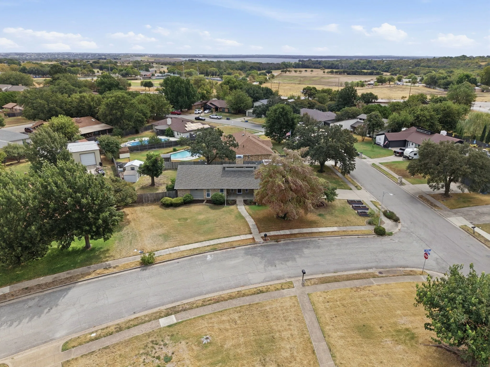 Single Family Residence For Sale in Tarrant County , 200 Lansford Drive, Benbrook, Texas 76126, 3 Bedroom, 2 Bathroom, 2 Garage spaces, 1,898 Sqft, built in 1978, mls#21406714, Real Estate Agent in Benbrook, Homes For Sale in Tarrant county, Homes For Sale in Benbrook, Realtor in Benbrook Texas, Real Estate Brokerage Independent Realty Texas, Luminita Cordes Realtor