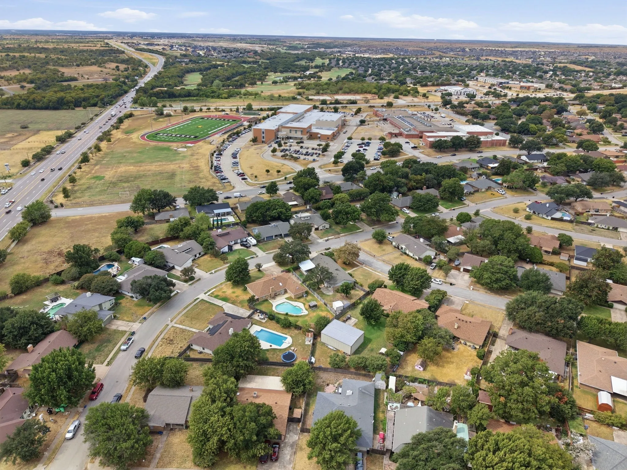 Single Family Residence For Sale in Tarrant County , 200 Lansford Drive, Benbrook, Texas 76126, 3 Bedroom, 2 Bathroom, 2 Garage spaces, 1,898 Sqft, built in 1978, mls#21406714, Real Estate Agent in Benbrook, Homes For Sale in Tarrant county, Homes For Sale in Benbrook, Realtor in Benbrook Texas, Real Estate Brokerage Independent Realty Texas, Luminita Cordes Realtor
