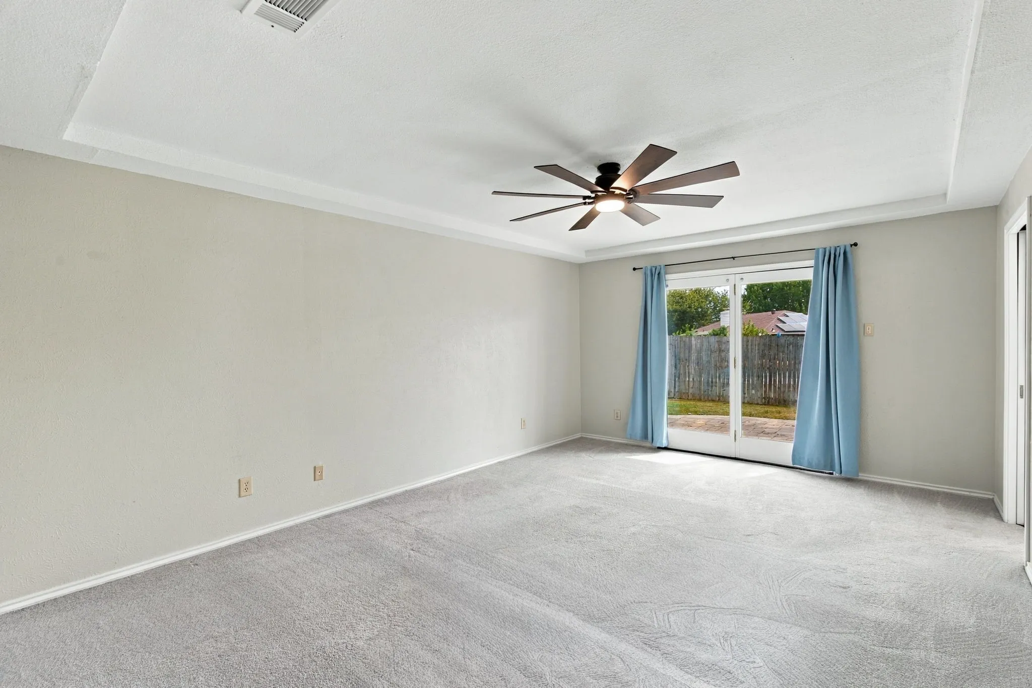 Single Family Residence For Sale in Tarrant County , 200 Lansford Drive, Benbrook, Texas 76126, 3 Bedroom, 2 Bathroom, 2 Garage spaces, 1,898 Sqft, built in 1978, mls#21406714, Real Estate Agent in Benbrook, Homes For Sale in Tarrant county, Homes For Sale in Benbrook, Realtor in Benbrook Texas, Real Estate Brokerage Independent Realty Texas, Luminita Cordes Realtor