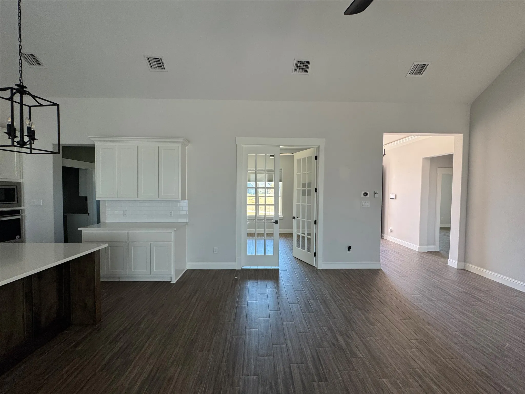 Single Family Residence For Sale in Parker County , 3001 Eagles Court, Weatherford, Texas 76087, 4 Bedroom, 3 Bathroom, 3 Garage spaces, 2,629 Sqft, built in 2020, mls#21406719, Real Estate Agent in Weatherford, Homes For Sale in Parker county, Homes For Sale in Weatherford, Realtor in Weatherford Texas, Real Estate Brokerage Independent Realty Texas, Luminita Cordes Realtor