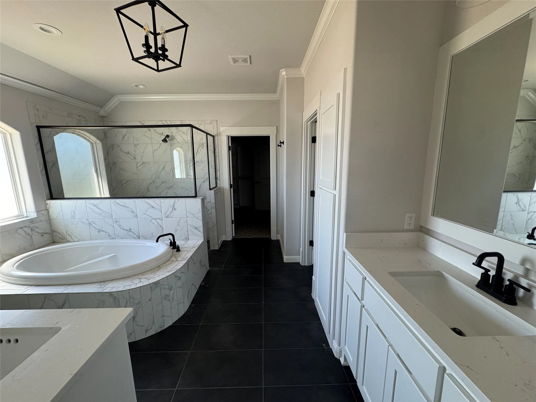 Single Family Residence For Sale in Parker County , 3001 Eagles Court, Weatherford, Texas 76087, 4 Bedroom, 3 Bathroom, 3 Garage spaces, 2,629 Sqft, built in 2020, mls#21406719, Real Estate Agent in Weatherford, Homes For Sale in Parker county, Homes For Sale in Weatherford, Realtor in Weatherford Texas, Real Estate Brokerage Independent Realty Texas, Luminita Cordes Realtor