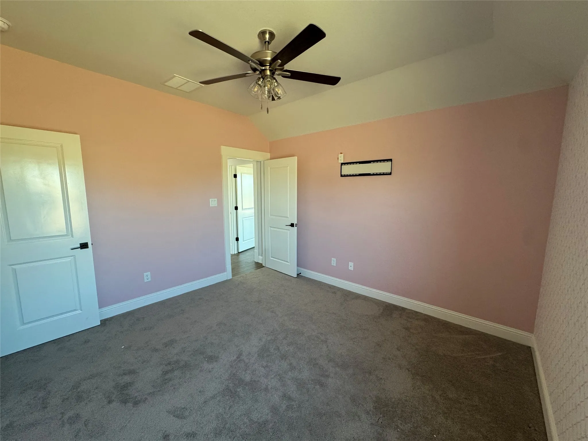 Single Family Residence For Sale in Parker County , 3001 Eagles Court, Weatherford, Texas 76087, 4 Bedroom, 3 Bathroom, 3 Garage spaces, 2,629 Sqft, built in 2020, mls#21406719, Real Estate Agent in Weatherford, Homes For Sale in Parker county, Homes For Sale in Weatherford, Realtor in Weatherford Texas, Real Estate Brokerage Independent Realty Texas, Luminita Cordes Realtor