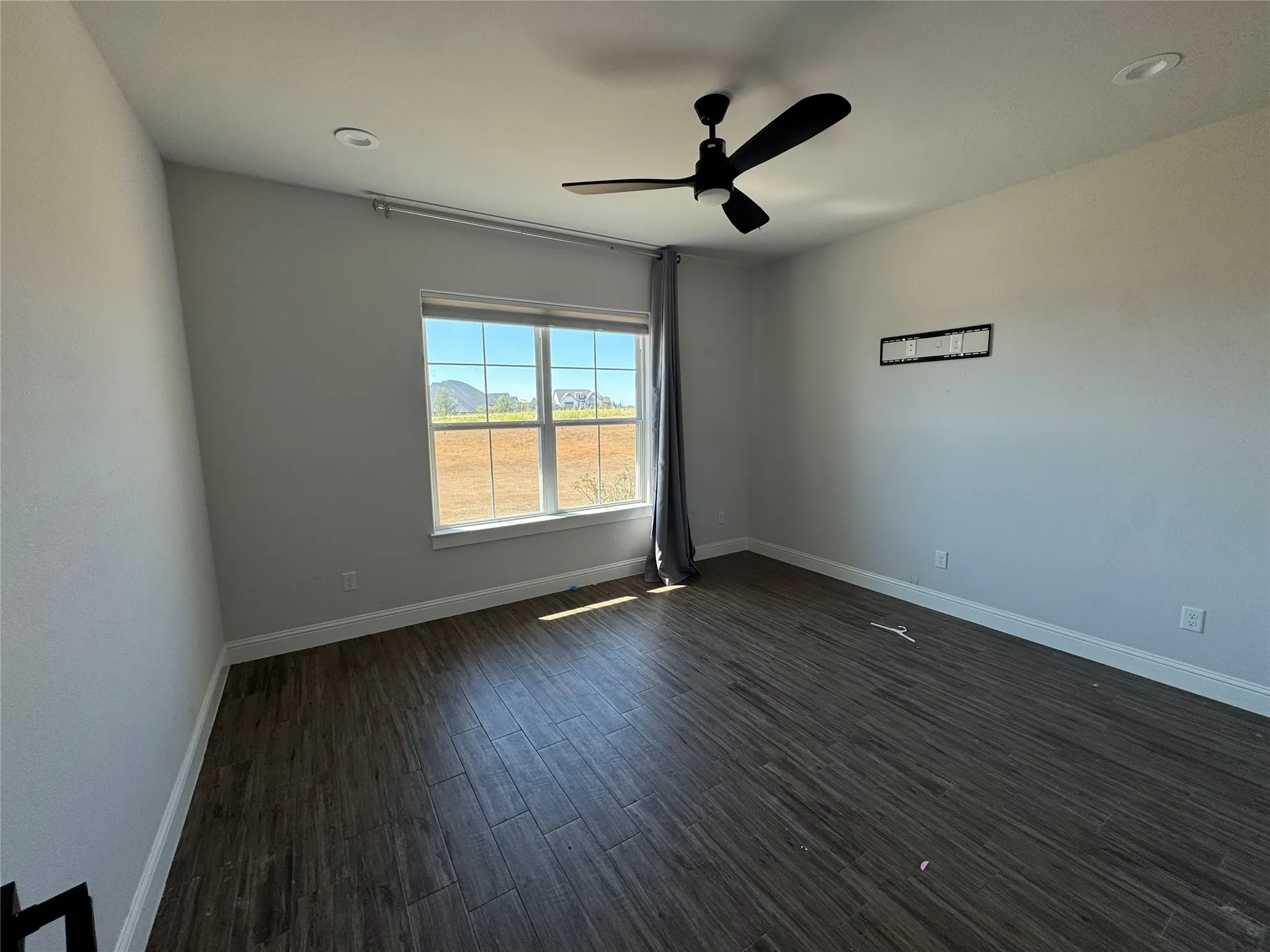 Single Family Residence For Sale in Parker County , 3001 Eagles Court, Weatherford, Texas 76087, 4 Bedroom, 3 Bathroom, 3 Garage spaces, 2,629 Sqft, built in 2020, mls#21406719, Real Estate Agent in Weatherford, Homes For Sale in Parker county, Homes For Sale in Weatherford, Realtor in Weatherford Texas, Real Estate Brokerage Independent Realty Texas, Luminita Cordes Realtor