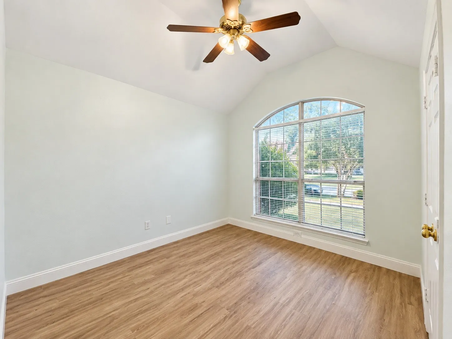 Single Family Residence For Rent in Tarrant County , 4628 Mustang Drive, Fort Worth, Texas 76137, 3 Bedroom, 2 Bathroom, 2 Garage spaces, 1,709 Sqft, built in 1998, mls#21405654, Real Estate Agent in Fort Worth, Homes For Rent in Tarrant county, Homes For Rent in Fort Worth, Realtor in Fort Worth Texas, Real Estate Brokerage Independent Realty Texas, Luminita Cordes Realtor