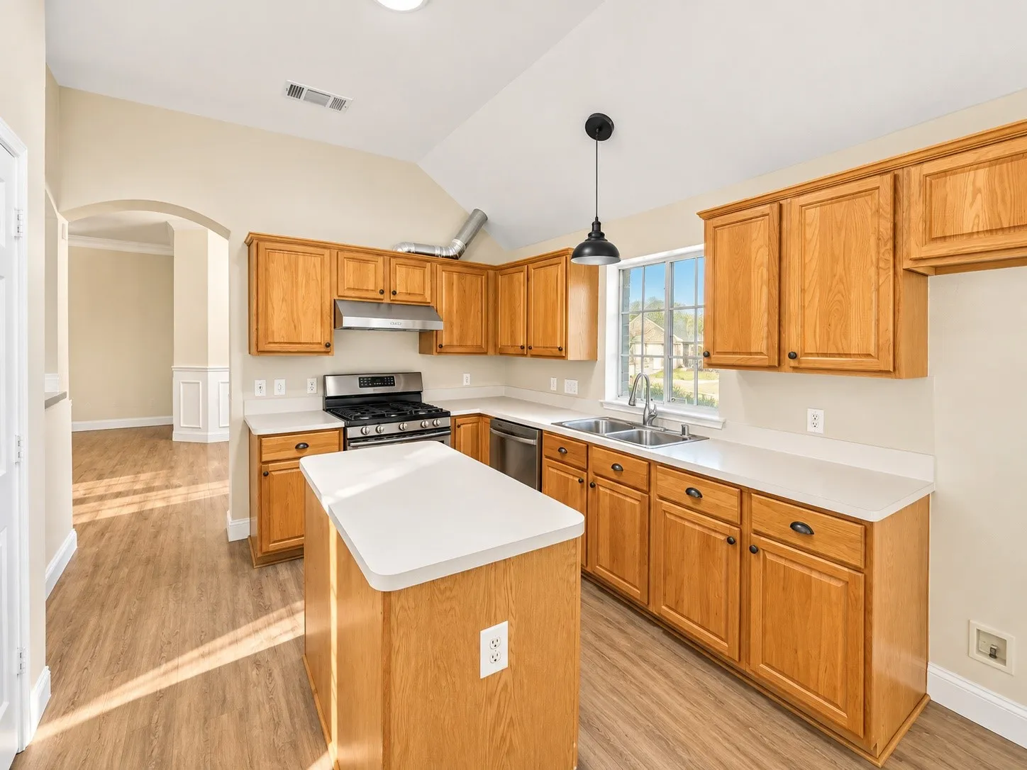 Single Family Residence For Rent in Tarrant County , 4628 Mustang Drive, Fort Worth, Texas 76137, 3 Bedroom, 2 Bathroom, 2 Garage spaces, 1,709 Sqft, built in 1998, mls#21405654, Real Estate Agent in Fort Worth, Homes For Rent in Tarrant county, Homes For Rent in Fort Worth, Realtor in Fort Worth Texas, Real Estate Brokerage Independent Realty Texas, Luminita Cordes Realtor