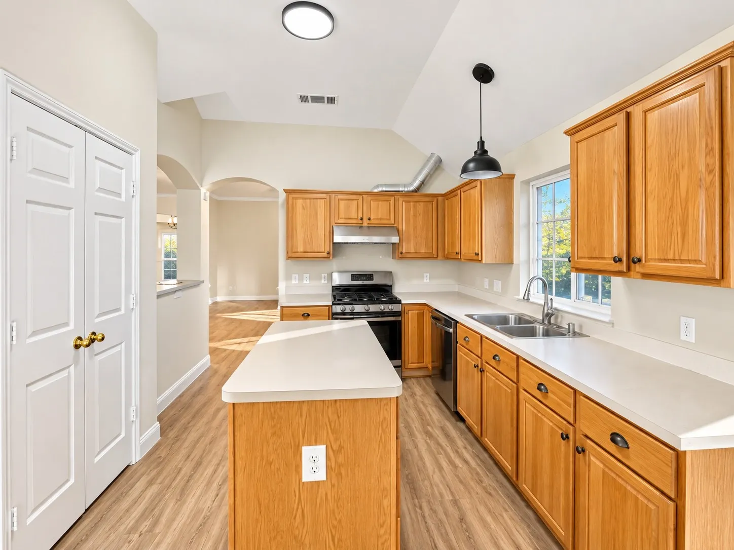 Single Family Residence For Rent in Tarrant County , 4628 Mustang Drive, Fort Worth, Texas 76137, 3 Bedroom, 2 Bathroom, 2 Garage spaces, 1,709 Sqft, built in 1998, mls#21405654, Real Estate Agent in Fort Worth, Homes For Rent in Tarrant county, Homes For Rent in Fort Worth, Realtor in Fort Worth Texas, Real Estate Brokerage Independent Realty Texas, Luminita Cordes Realtor