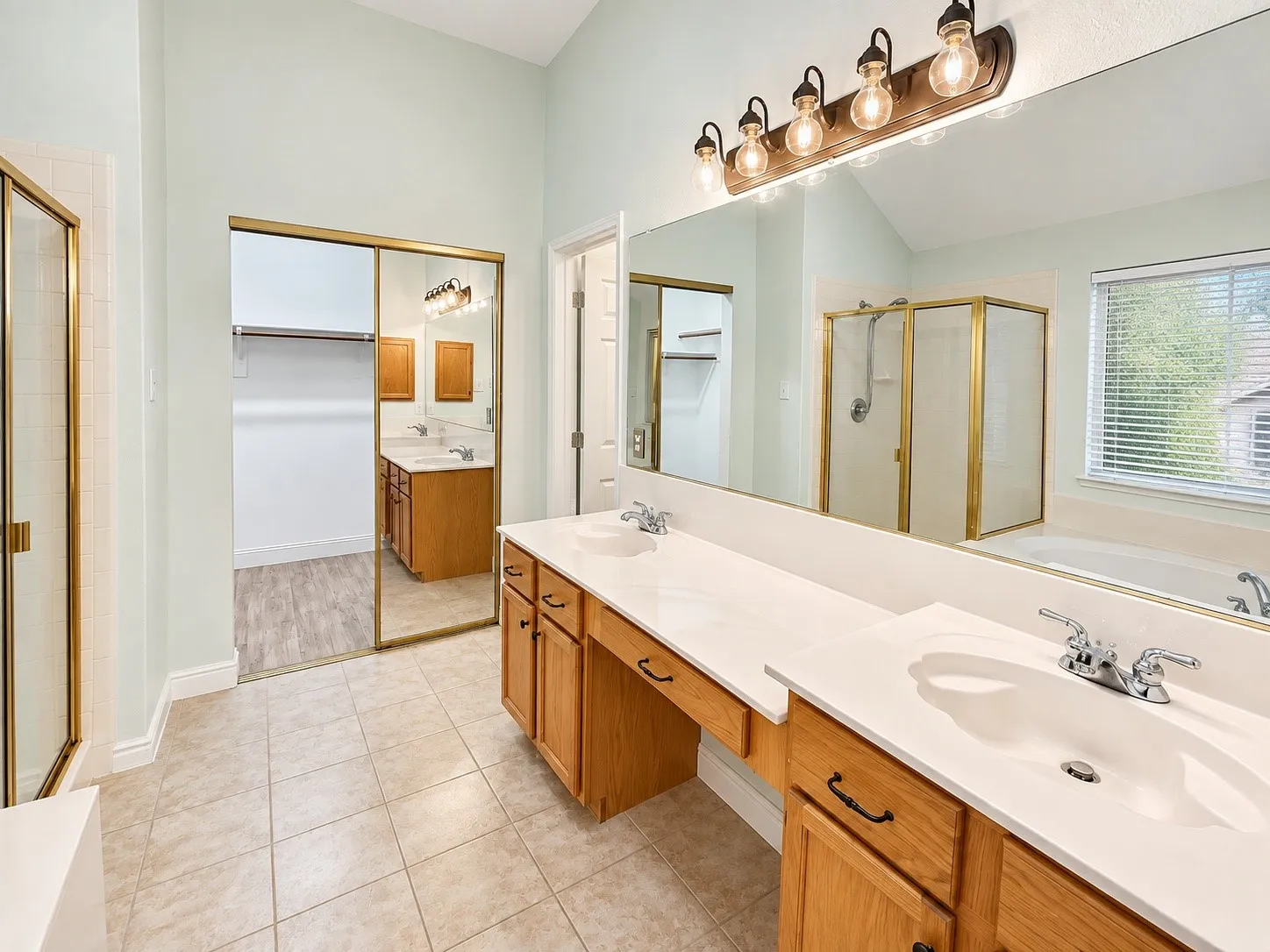 Single Family Residence For Rent in Tarrant County , 4628 Mustang Drive, Fort Worth, Texas 76137, 3 Bedroom, 2 Bathroom, 2 Garage spaces, 1,709 Sqft, built in 1998, mls#21405654, Real Estate Agent in Fort Worth, Homes For Rent in Tarrant county, Homes For Rent in Fort Worth, Realtor in Fort Worth Texas, Real Estate Brokerage Independent Realty Texas, Luminita Cordes Realtor