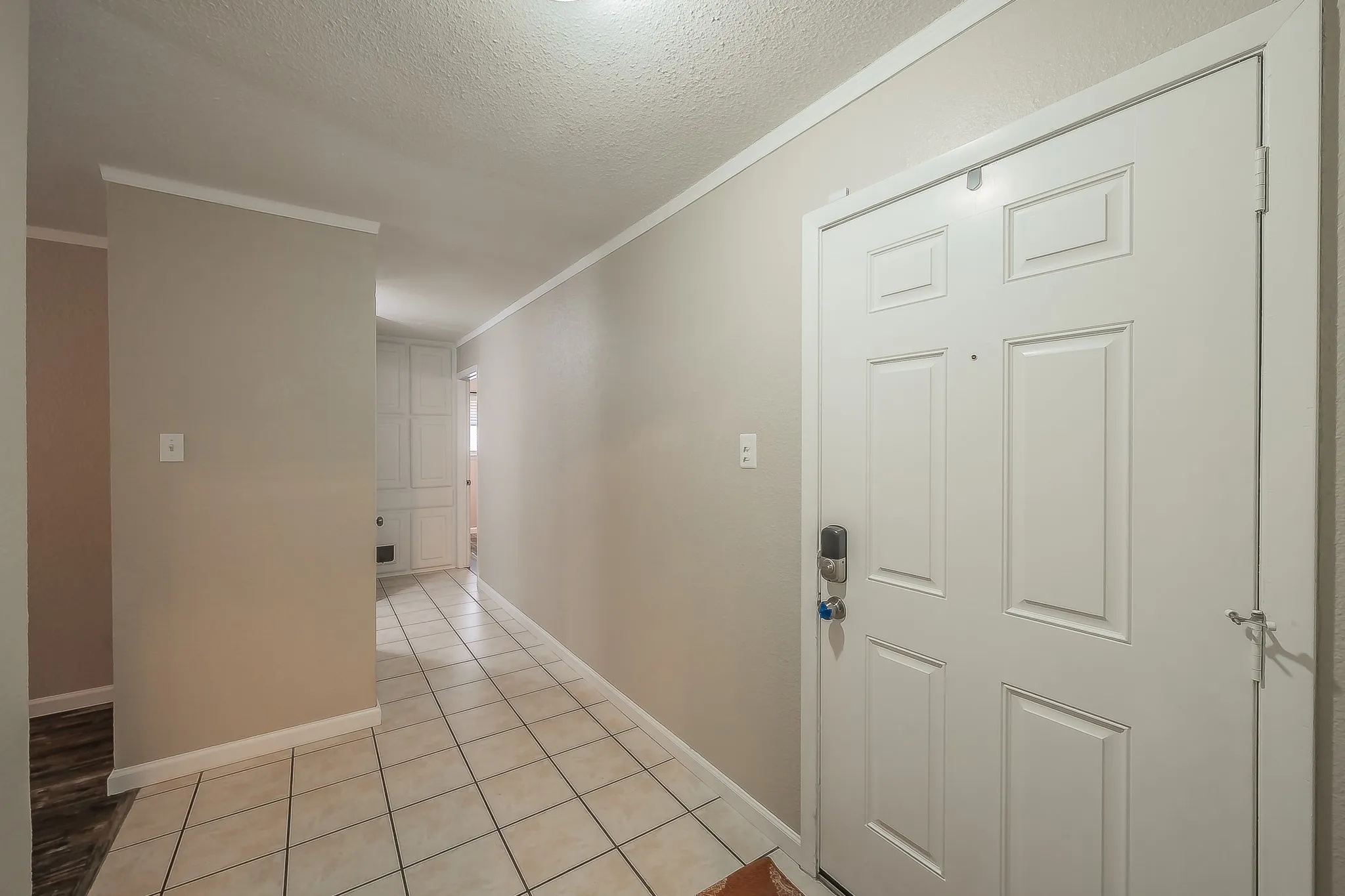 Single Family Residence For Sale in Tarrant County , 612 Bayless Drive, Euless, Texas 76040, 2 Bedroom, 2 Bathroom, 2 Garage spaces, 1,151 Sqft, built in 1961, mls#21405547, Real Estate Agent in Euless, Homes For Sale in Tarrant county, Homes For Sale in Euless, Realtor in Euless Texas, Real Estate Brokerage Independent Realty Texas, Luminita Cordes Realtor