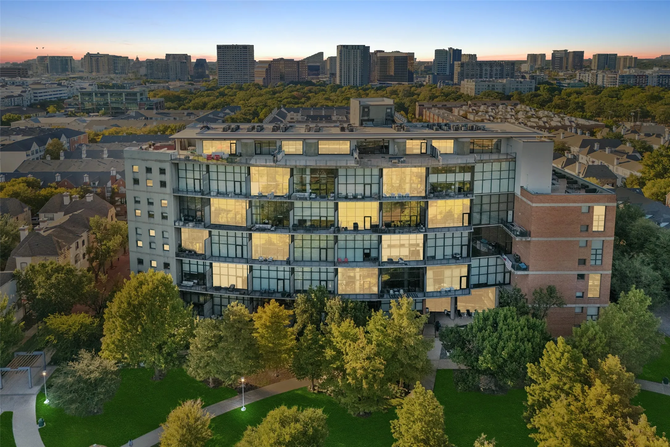 3110 Thomas Ave #537 - www.3110Thomas537.com