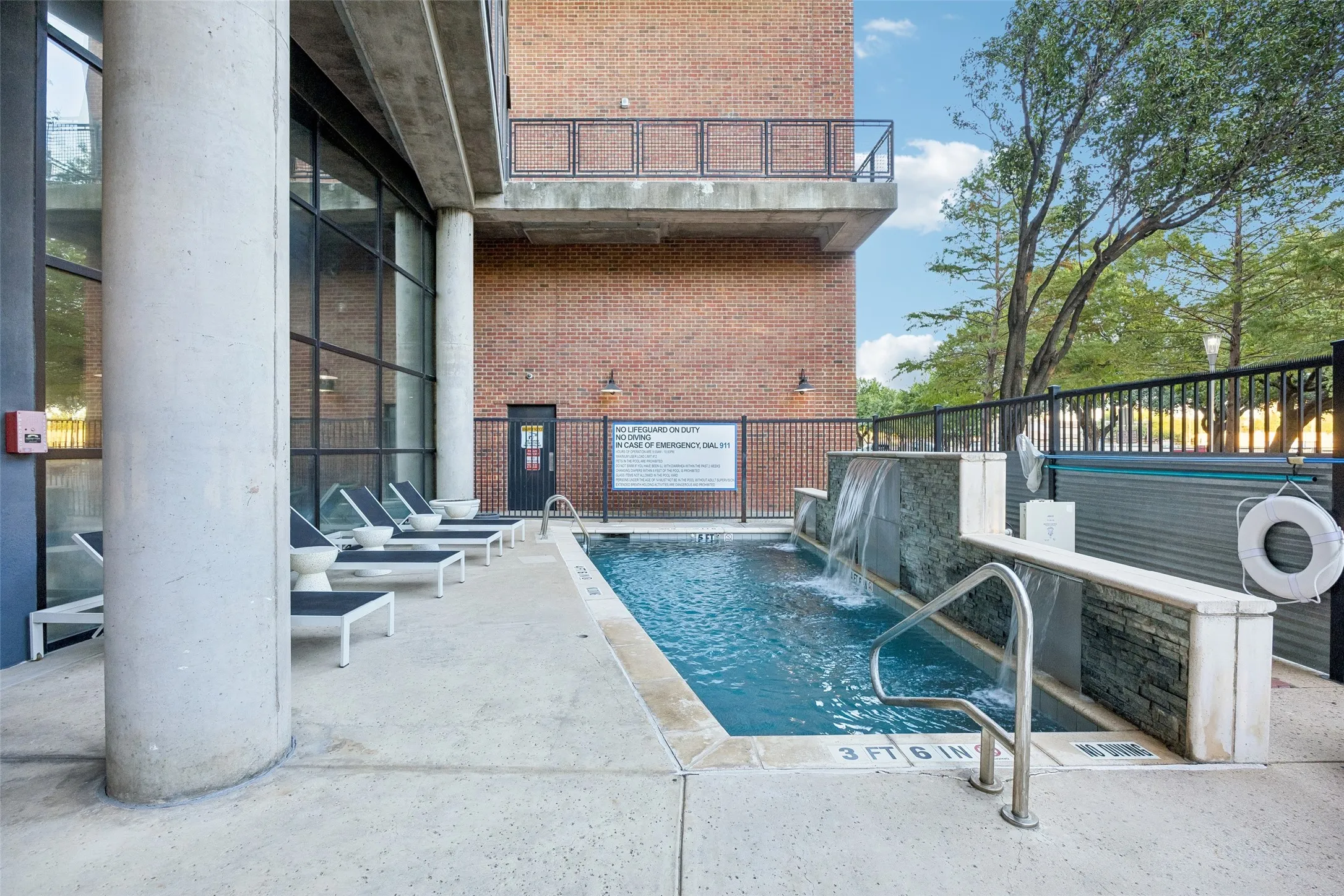 Condominium For Sale in Dallas County , 3110 Thomas Avenue 537, Dallas, Texas 75204, 1 Bedroom, 2 Bathroom, 1 Garage spaces, 914 Sqft, built in 1998, mls#21405250, Real Estate Agent in Dallas, Homes For Sale in Dallas county, Homes For Sale in Dallas, Realtor in Dallas Texas, Real Estate Brokerage Independent Realty Texas, Luminita Cordes Realtor