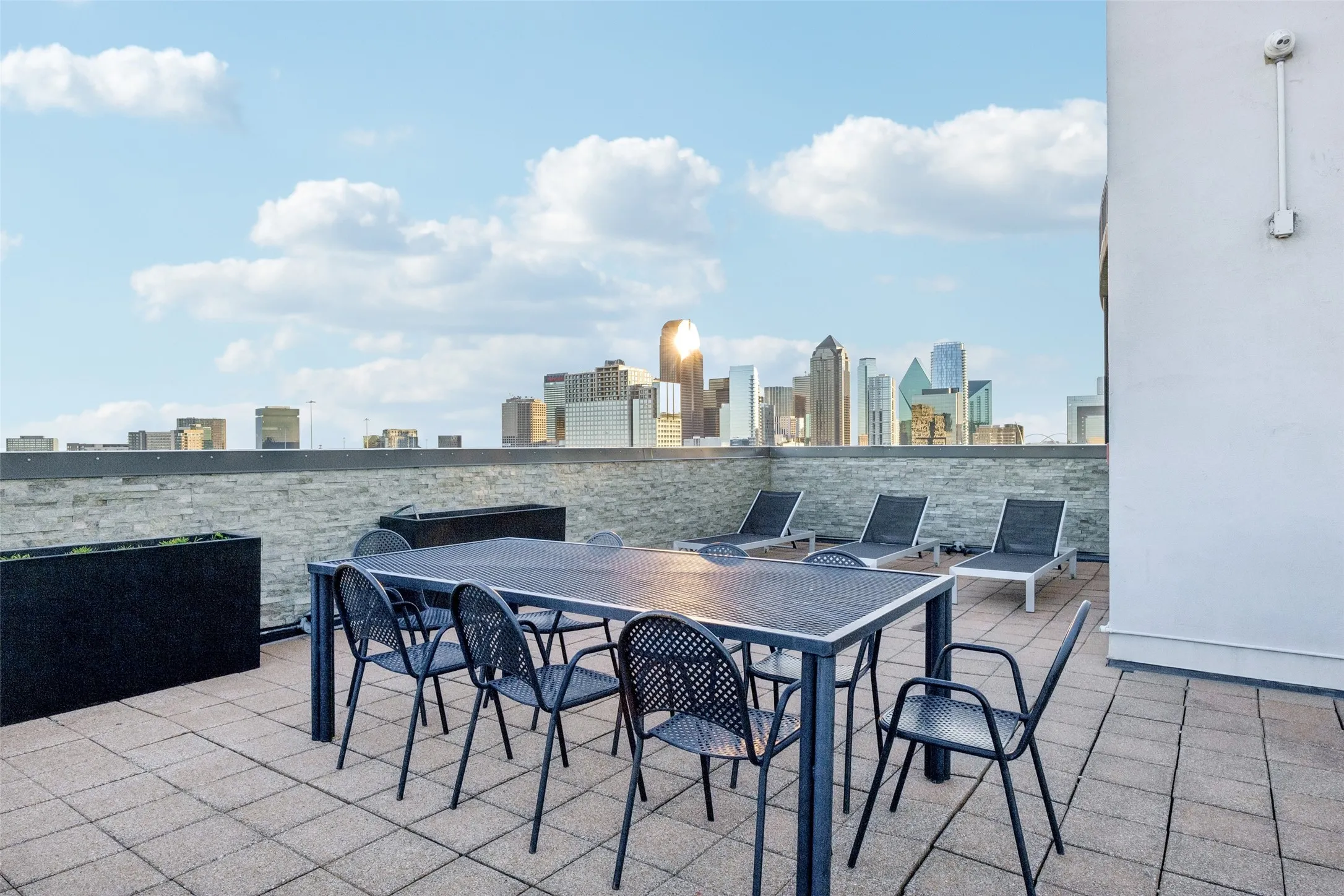 Condominium For Sale in Dallas County , 3110 Thomas Avenue 537, Dallas, Texas 75204, 1 Bedroom, 2 Bathroom, 1 Garage spaces, 914 Sqft, built in 1998, mls#21405250, Real Estate Agent in Dallas, Homes For Sale in Dallas county, Homes For Sale in Dallas, Realtor in Dallas Texas, Real Estate Brokerage Independent Realty Texas, Luminita Cordes Realtor
