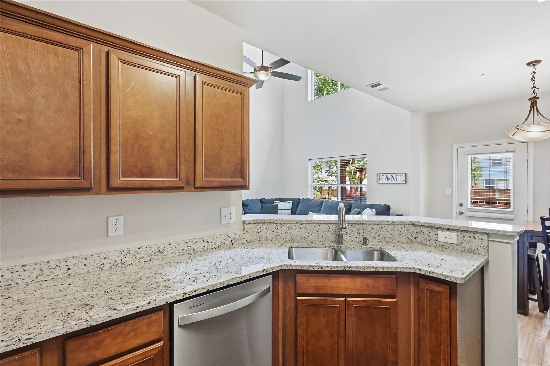 Townhouse For Sale in Collin County , 9836 Wilkins Way, Plano, Texas 75025, 2 Bedroom, 2 Bathroom, 2 Garage spaces, 1,330 Sqft, built in 2003, mls#21406012, Real Estate Agent in Plano, Homes For Sale in Collin county, Homes For Sale in Plano, Realtor in Plano Texas, Real Estate Brokerage Independent Realty Texas, Luminita Cordes Realtor