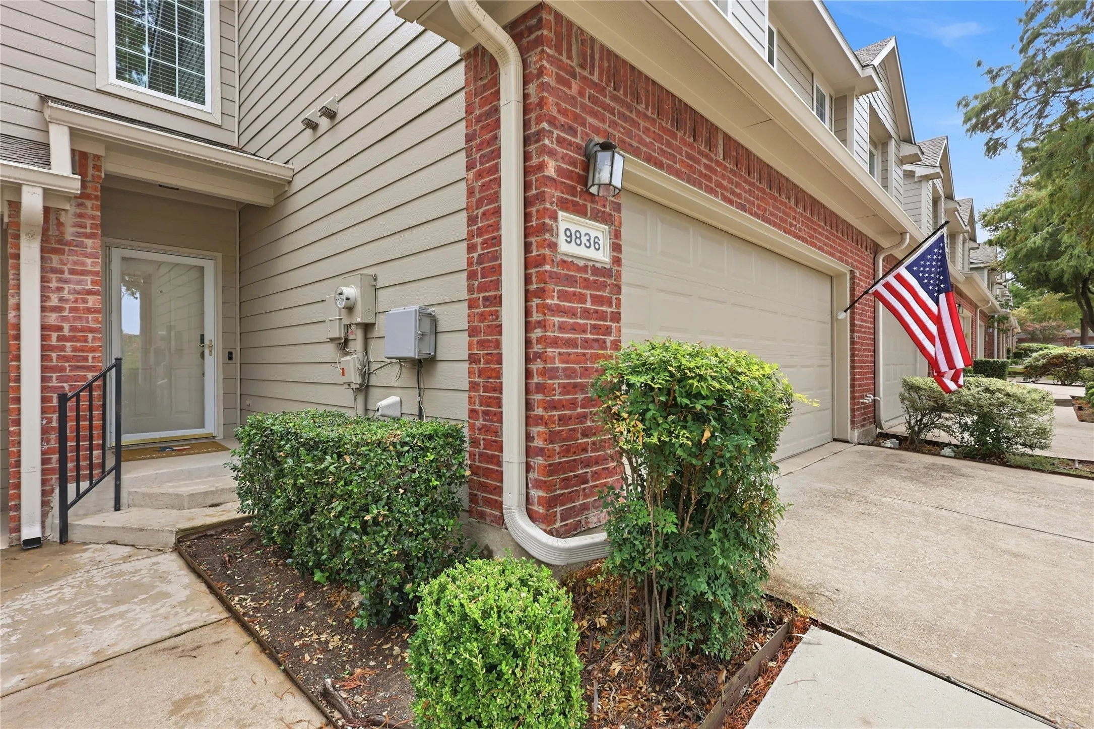 Townhouse For Sale in Collin County , 9836 Wilkins Way, Plano, Texas 75025, 2 Bedroom, 2 Bathroom, 2 Garage spaces, 1,330 Sqft, built in 2003, mls#21406012, Real Estate Agent in Plano, Homes For Sale in Collin county, Homes For Sale in Plano, Realtor in Plano Texas, Real Estate Brokerage Independent Realty Texas, Luminita Cordes Realtor