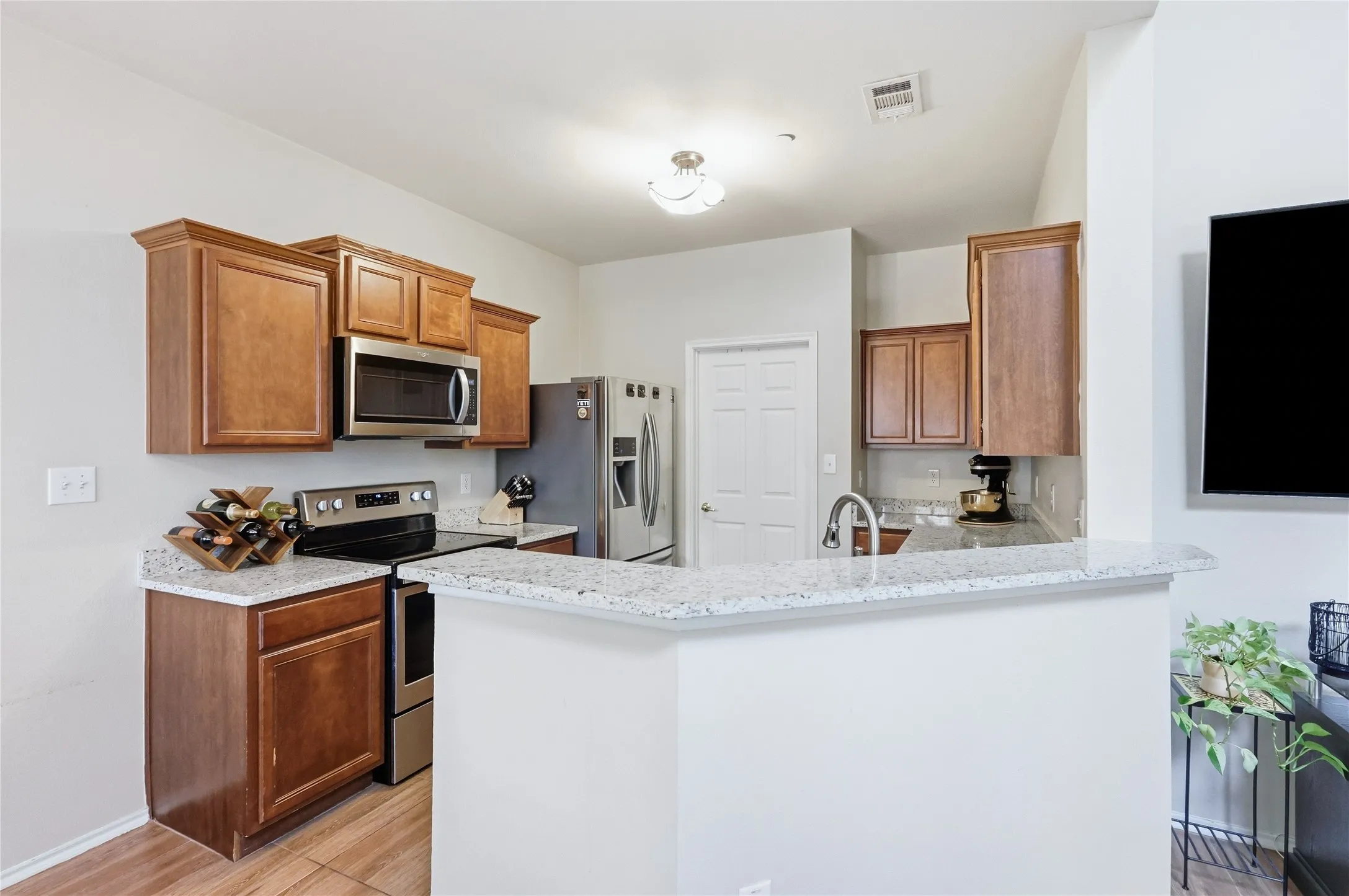 Townhouse For Sale in Collin County , 9836 Wilkins Way, Plano, Texas 75025, 2 Bedroom, 2 Bathroom, 2 Garage spaces, 1,330 Sqft, built in 2003, mls#21406012, Real Estate Agent in Plano, Homes For Sale in Collin county, Homes For Sale in Plano, Realtor in Plano Texas, Real Estate Brokerage Independent Realty Texas, Luminita Cordes Realtor