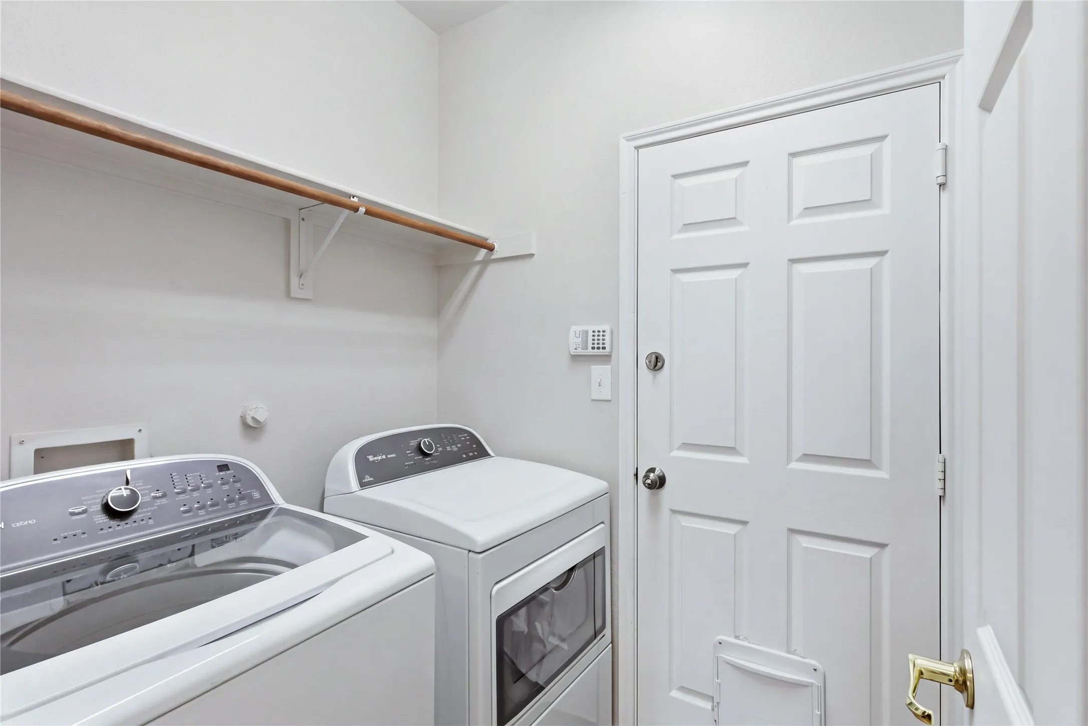 Townhouse For Sale in Collin County , 9836 Wilkins Way, Plano, Texas 75025, 2 Bedroom, 2 Bathroom, 2 Garage spaces, 1,330 Sqft, built in 2003, mls#21406012, Real Estate Agent in Plano, Homes For Sale in Collin county, Homes For Sale in Plano, Realtor in Plano Texas, Real Estate Brokerage Independent Realty Texas, Luminita Cordes Realtor