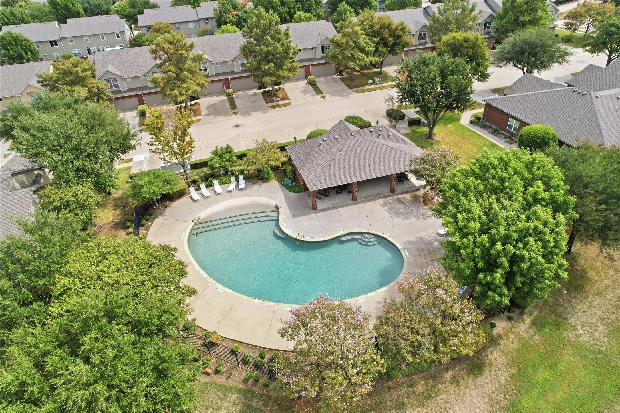Townhouse For Sale in Collin County , 9836 Wilkins Way, Plano, Texas 75025, 2 Bedroom, 2 Bathroom, 2 Garage spaces, 1,330 Sqft, built in 2003, mls#21406012, Real Estate Agent in Plano, Homes For Sale in Collin county, Homes For Sale in Plano, Realtor in Plano Texas, Real Estate Brokerage Independent Realty Texas, Luminita Cordes Realtor
