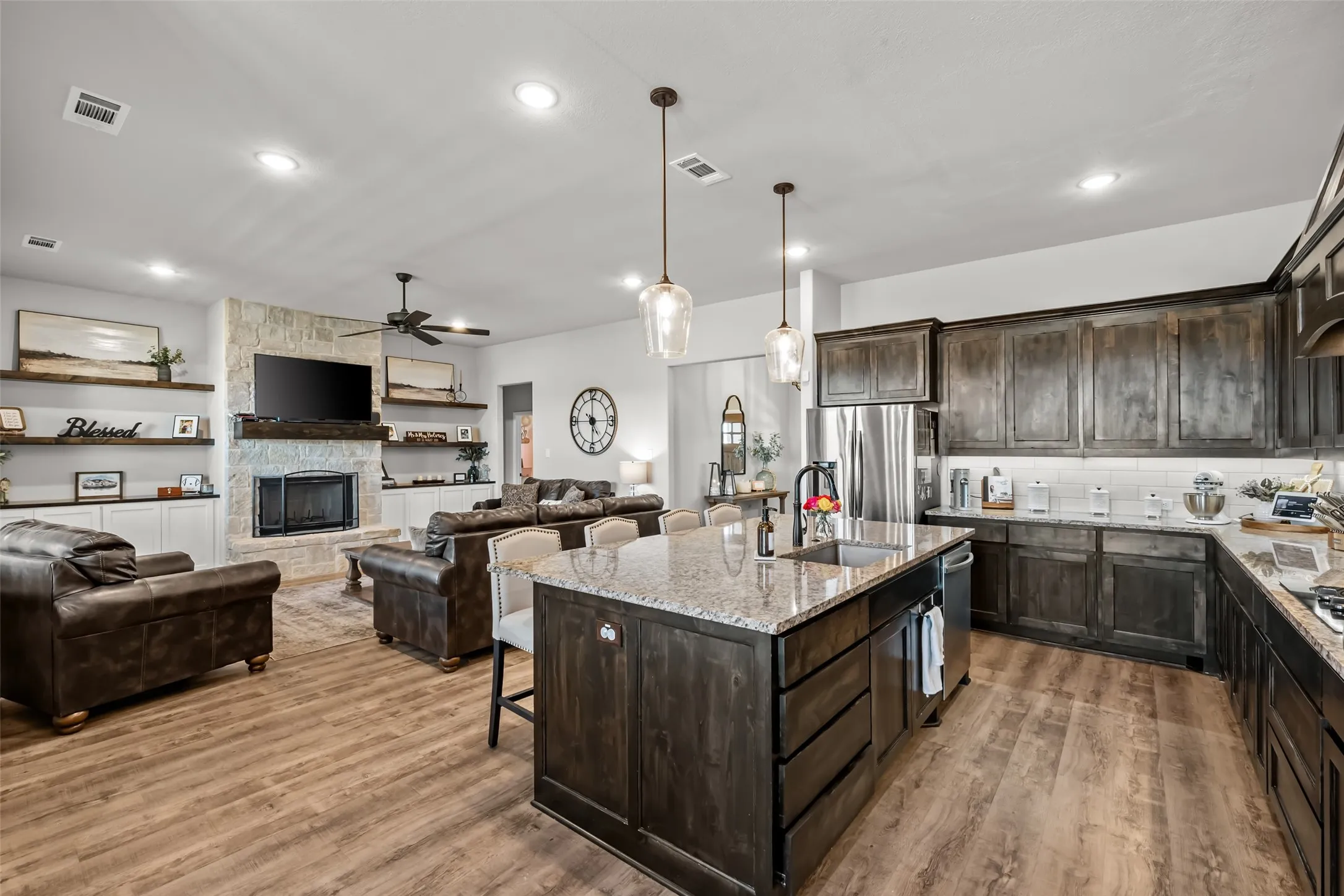 Single Family Residence For Sale in Wise County , 953 County Road 4764, Boyd, Texas 76023, 3 Bedroom, 3 Bathroom, 2 Garage spaces, 2,154 Sqft, built in 2022, mls#21406471, Real Estate Agent in Boyd, Homes For Sale in Wise county, Homes For Sale in Boyd, Realtor in Boyd Texas, Real Estate Brokerage Independent Realty Texas, Luminita Cordes Realtor