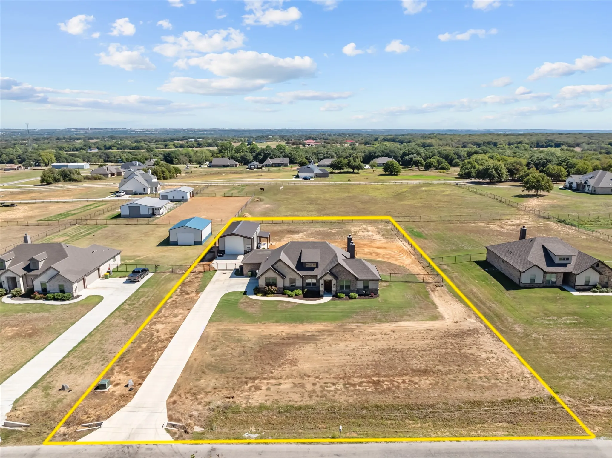 Single Family Residence For Sale in Wise County , 953 County Road 4764, Boyd, Texas 76023, 3 Bedroom, 3 Bathroom, 2 Garage spaces, 2,154 Sqft, built in 2022, mls#21406471, Real Estate Agent in Boyd, Homes For Sale in Wise county, Homes For Sale in Boyd, Realtor in Boyd Texas, Real Estate Brokerage Independent Realty Texas, Luminita Cordes Realtor