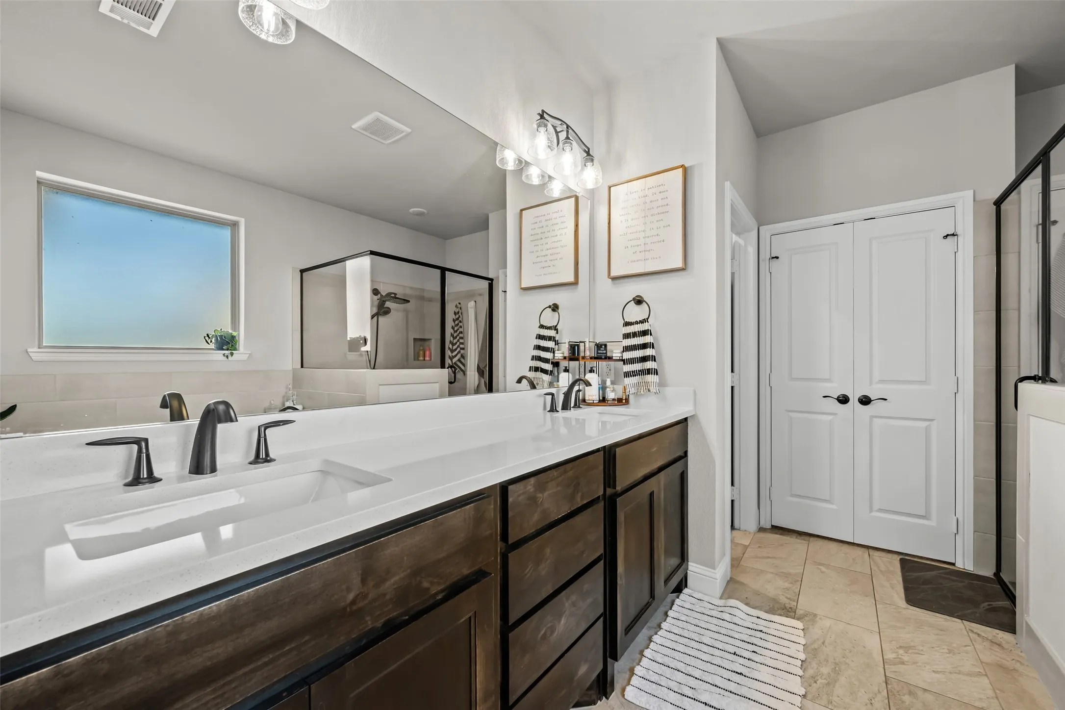 Single Family Residence For Sale in Wise County , 953 County Road 4764, Boyd, Texas 76023, 3 Bedroom, 3 Bathroom, 2 Garage spaces, 2,154 Sqft, built in 2022, mls#21406471, Real Estate Agent in Boyd, Homes For Sale in Wise county, Homes For Sale in Boyd, Realtor in Boyd Texas, Real Estate Brokerage Independent Realty Texas, Luminita Cordes Realtor