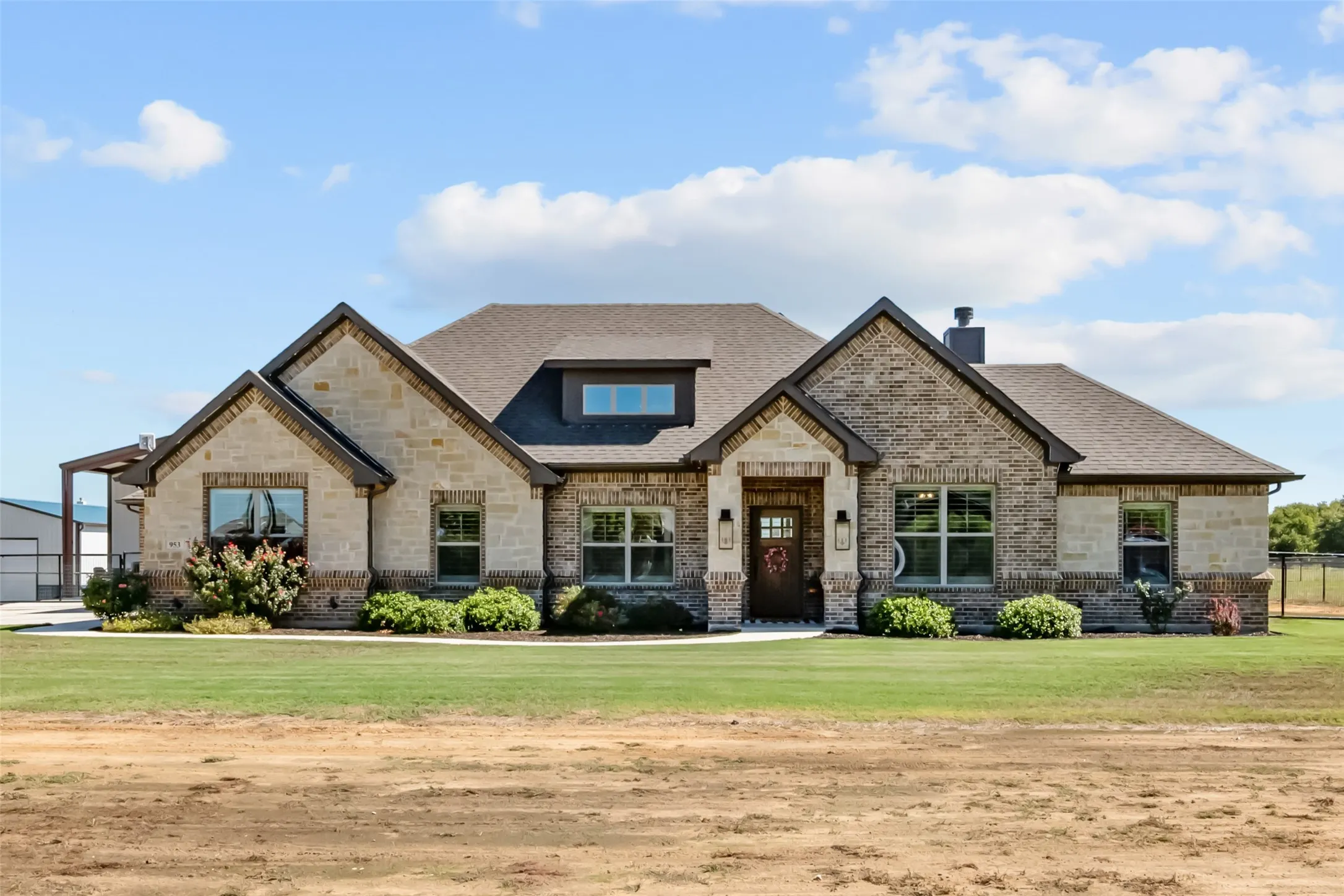 Single Family Residence For Sale in Wise County , 953 County Road 4764, Boyd, Texas 76023, 3 Bedroom, 3 Bathroom, 2 Garage spaces, 2,154 Sqft, built in 2022, mls#21406471, Real Estate Agent in Boyd, Homes For Sale in Wise county, Homes For Sale in Boyd, Realtor in Boyd Texas, Real Estate Brokerage Independent Realty Texas, Luminita Cordes Realtor