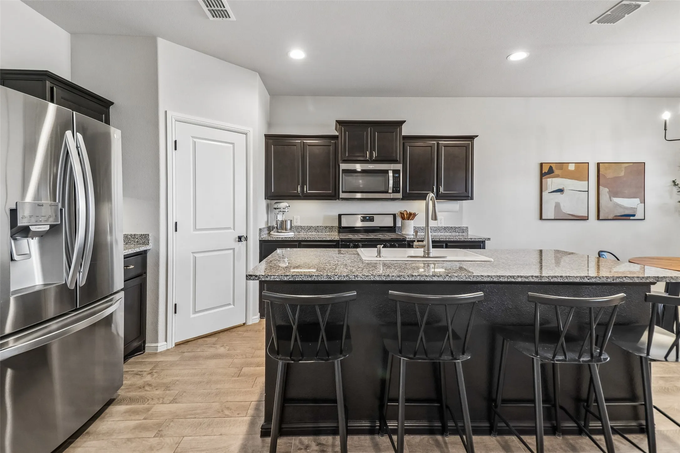 Single Family Residence For Sale in Tarrant County , 304 Crowfoot Drive, Fort Worth, Texas 76131, 3 Bedroom, 2 Bathroom, 2 Garage spaces, 1,466 Sqft, built in 2022, mls#21406147, Real Estate Agent in Fort Worth, Homes For Sale in Tarrant county, Homes For Sale in Fort Worth, Realtor in Fort Worth Texas, Real Estate Brokerage Independent Realty Texas, Luminita Cordes Realtor