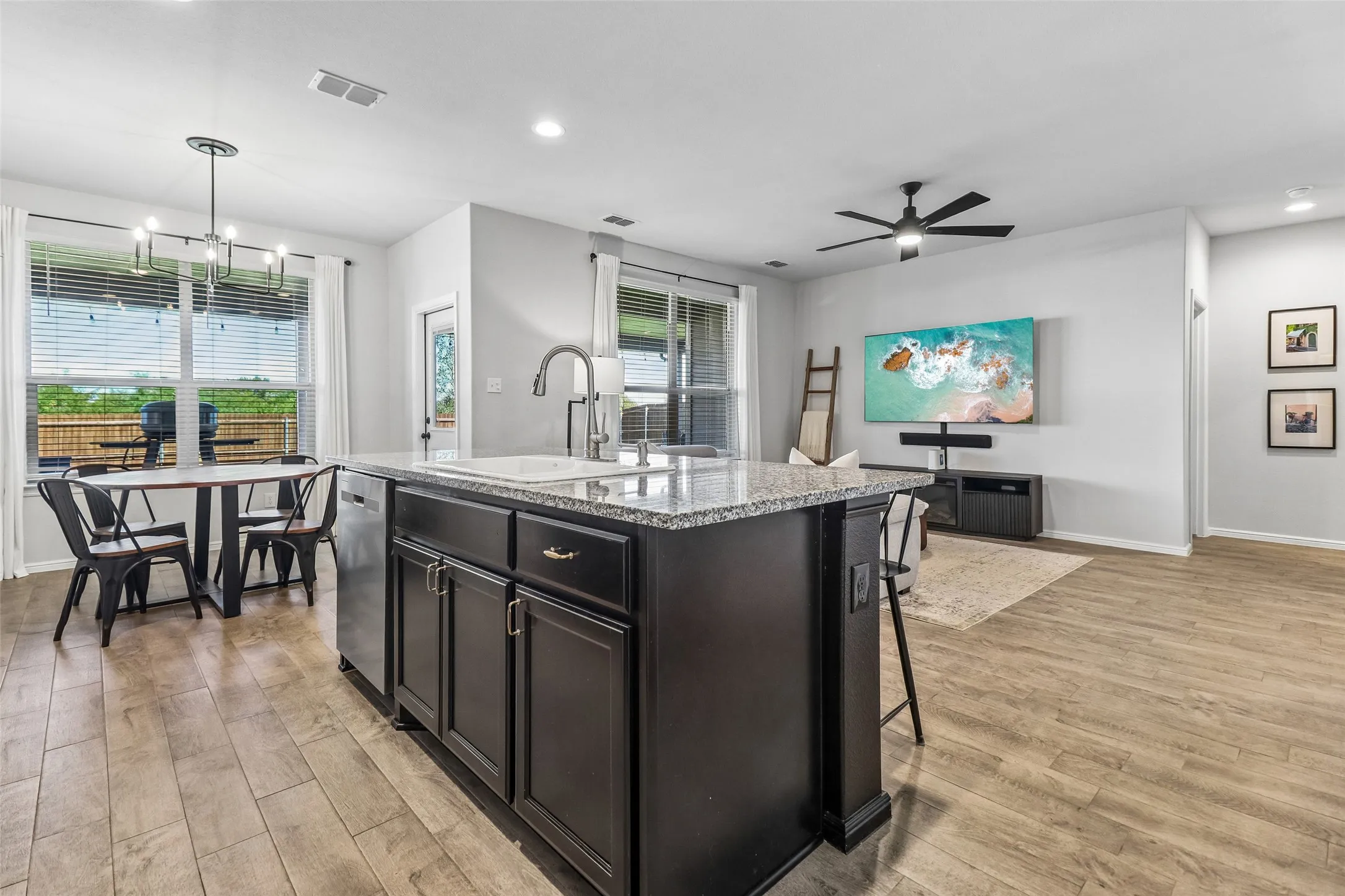 Single Family Residence For Sale in Tarrant County , 304 Crowfoot Drive, Fort Worth, Texas 76131, 3 Bedroom, 2 Bathroom, 2 Garage spaces, 1,466 Sqft, built in 2022, mls#21406147, Real Estate Agent in Fort Worth, Homes For Sale in Tarrant county, Homes For Sale in Fort Worth, Realtor in Fort Worth Texas, Real Estate Brokerage Independent Realty Texas, Luminita Cordes Realtor