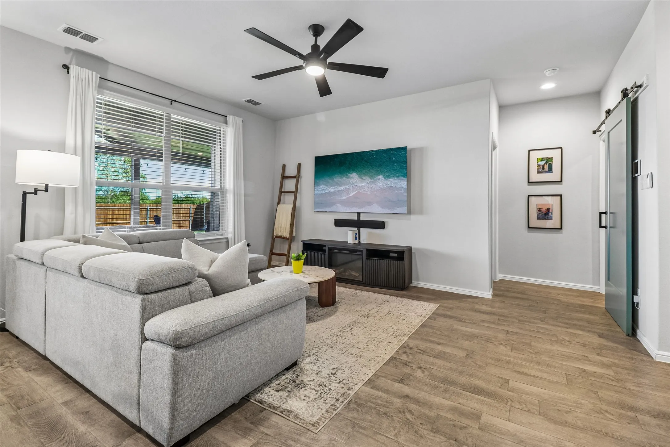 Single Family Residence For Sale in Tarrant County , 304 Crowfoot Drive, Fort Worth, Texas 76131, 3 Bedroom, 2 Bathroom, 2 Garage spaces, 1,466 Sqft, built in 2022, mls#21406147, Real Estate Agent in Fort Worth, Homes For Sale in Tarrant county, Homes For Sale in Fort Worth, Realtor in Fort Worth Texas, Real Estate Brokerage Independent Realty Texas, Luminita Cordes Realtor