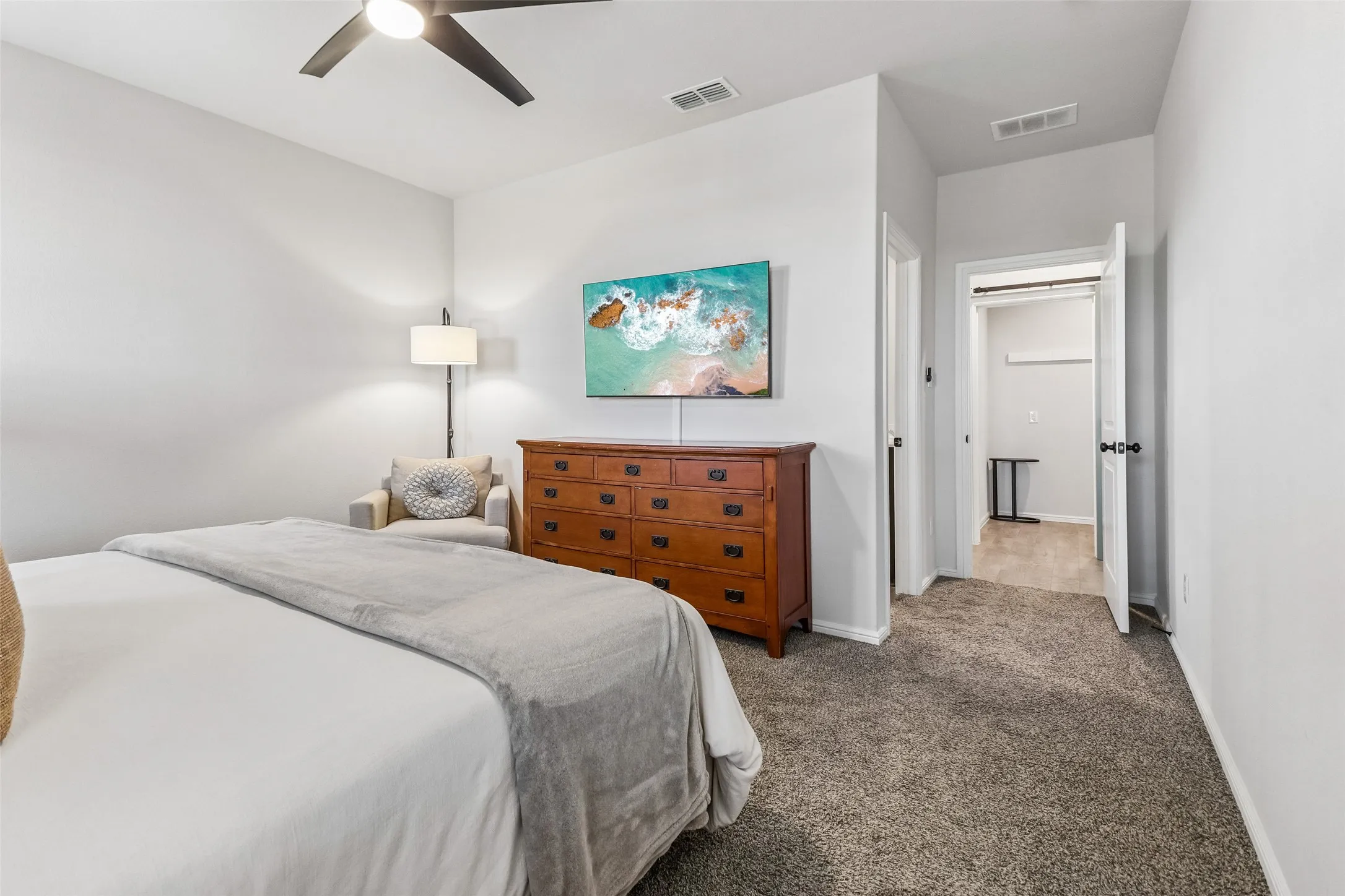 Single Family Residence For Sale in Tarrant County , 304 Crowfoot Drive, Fort Worth, Texas 76131, 3 Bedroom, 2 Bathroom, 2 Garage spaces, 1,466 Sqft, built in 2022, mls#21406147, Real Estate Agent in Fort Worth, Homes For Sale in Tarrant county, Homes For Sale in Fort Worth, Realtor in Fort Worth Texas, Real Estate Brokerage Independent Realty Texas, Luminita Cordes Realtor