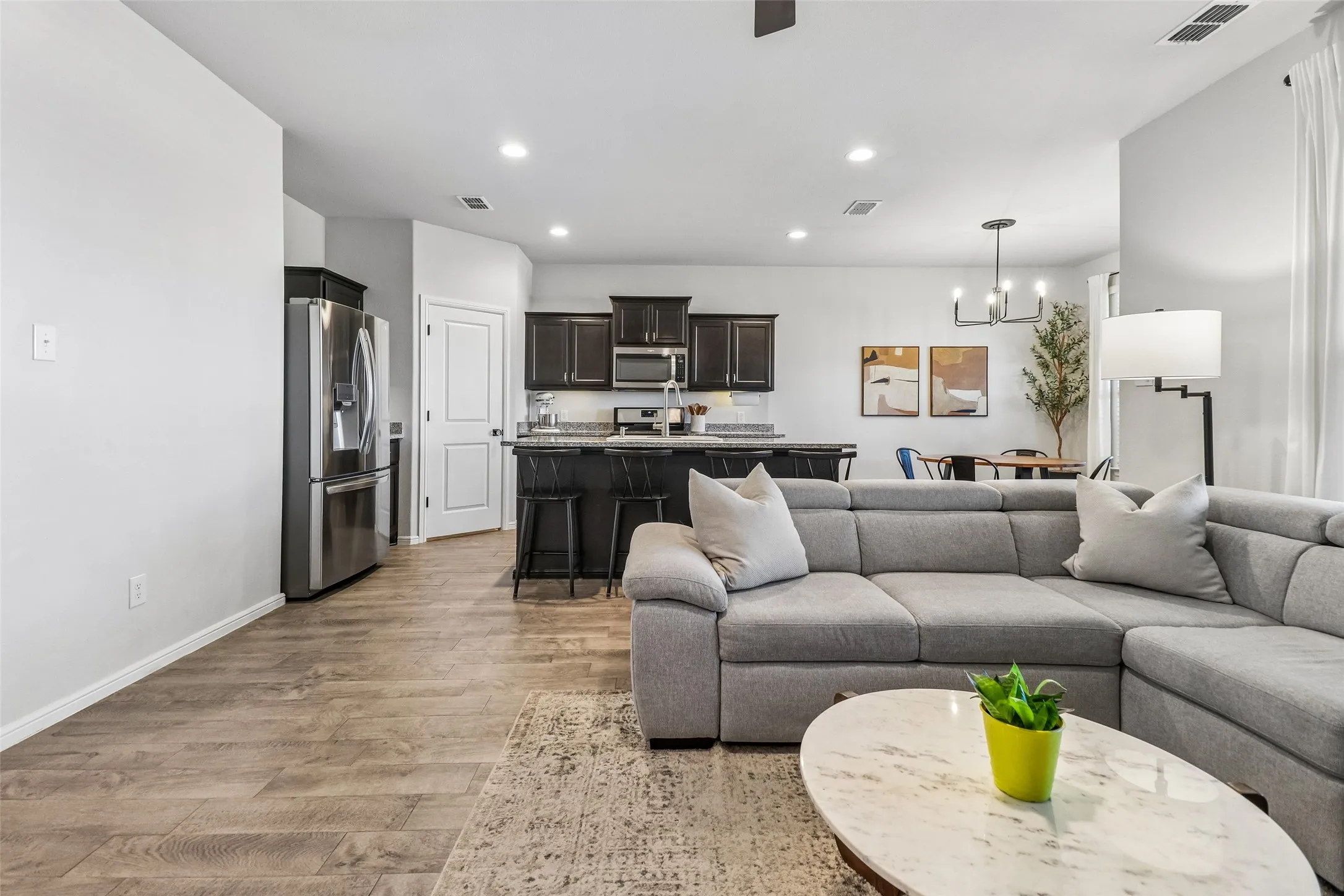 Single Family Residence For Sale in Tarrant County , 304 Crowfoot Drive, Fort Worth, Texas 76131, 3 Bedroom, 2 Bathroom, 2 Garage spaces, 1,466 Sqft, built in 2022, mls#21406147, Real Estate Agent in Fort Worth, Homes For Sale in Tarrant county, Homes For Sale in Fort Worth, Realtor in Fort Worth Texas, Real Estate Brokerage Independent Realty Texas, Luminita Cordes Realtor