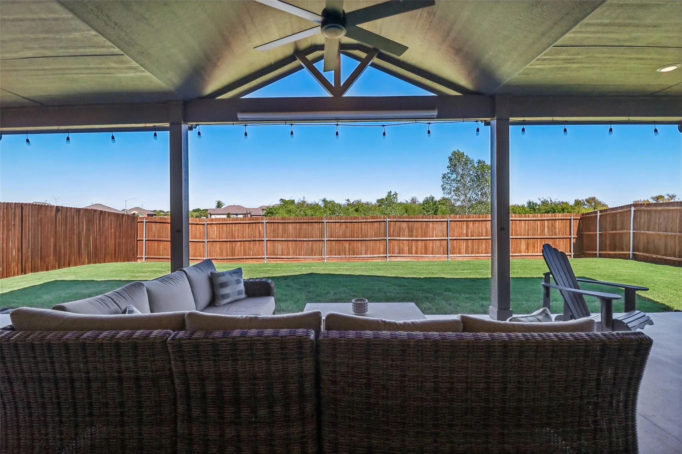 Single Family Residence For Sale in Tarrant County , 304 Crowfoot Drive, Fort Worth, Texas 76131, 3 Bedroom, 2 Bathroom, 2 Garage spaces, 1,466 Sqft, built in 2022, mls#21406147, Real Estate Agent in Fort Worth, Homes For Sale in Tarrant county, Homes For Sale in Fort Worth, Realtor in Fort Worth Texas, Real Estate Brokerage Independent Realty Texas, Luminita Cordes Realtor