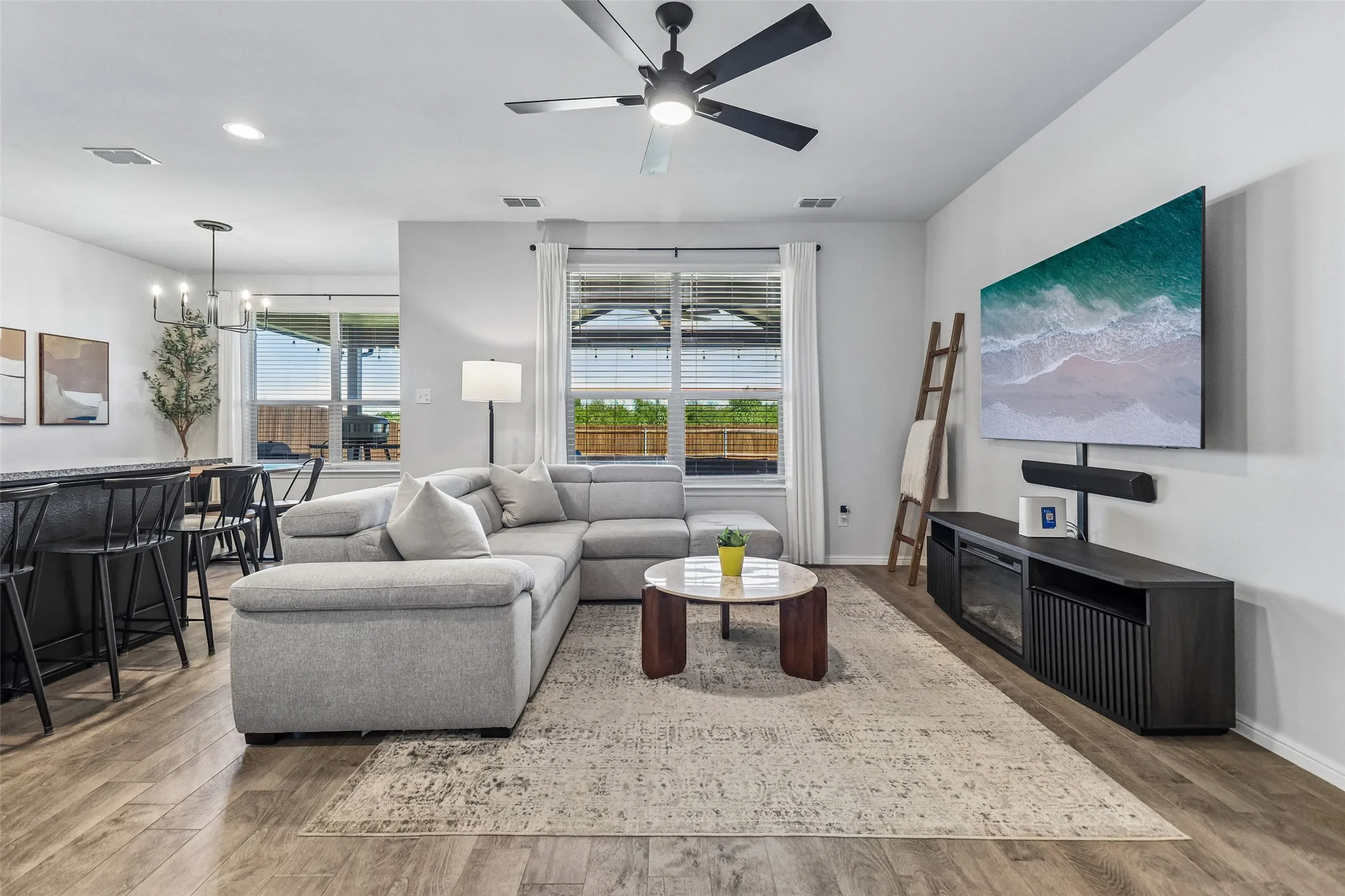 Single Family Residence For Sale in Tarrant County , 304 Crowfoot Drive, Fort Worth, Texas 76131, 3 Bedroom, 2 Bathroom, 2 Garage spaces, 1,466 Sqft, built in 2022, mls#21406147, Real Estate Agent in Fort Worth, Homes For Sale in Tarrant county, Homes For Sale in Fort Worth, Realtor in Fort Worth Texas, Real Estate Brokerage Independent Realty Texas, Luminita Cordes Realtor