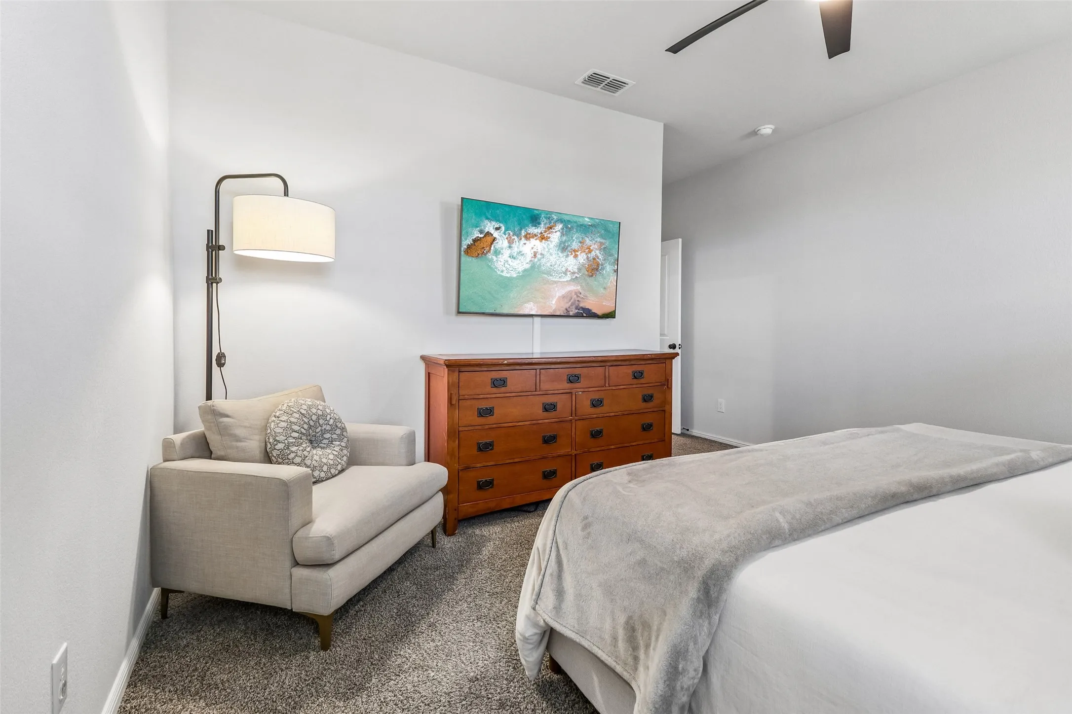 Single Family Residence For Sale in Tarrant County , 304 Crowfoot Drive, Fort Worth, Texas 76131, 3 Bedroom, 2 Bathroom, 2 Garage spaces, 1,466 Sqft, built in 2022, mls#21406147, Real Estate Agent in Fort Worth, Homes For Sale in Tarrant county, Homes For Sale in Fort Worth, Realtor in Fort Worth Texas, Real Estate Brokerage Independent Realty Texas, Luminita Cordes Realtor