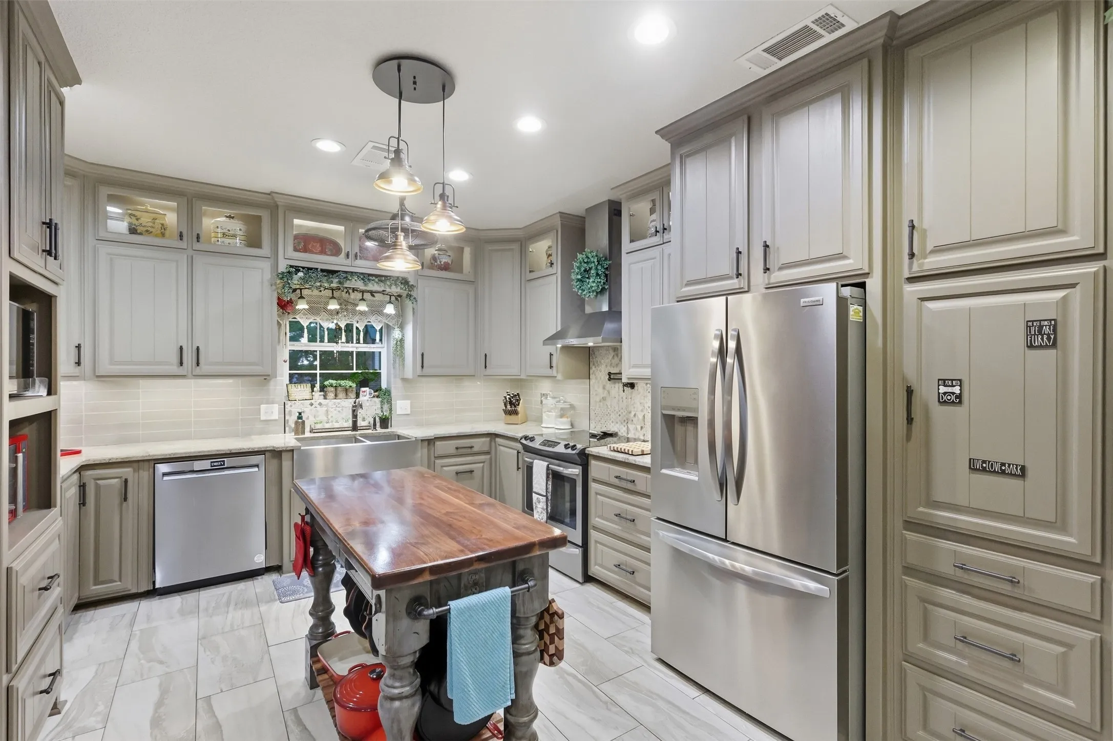 Single Family Residence For Sale in Wise County , 211 Private Road 4931, Springtown, Texas 76082, 3 Bedroom, 3 Bathroom, 2 Garage spaces, 2,307 Sqft, built in 2001, mls#21399726, Real Estate Agent in Springtown, Homes For Sale in Wise county, Homes For Sale in Springtown, Realtor in Springtown Texas, Real Estate Brokerage Independent Realty Texas, Luminita Cordes Realtor