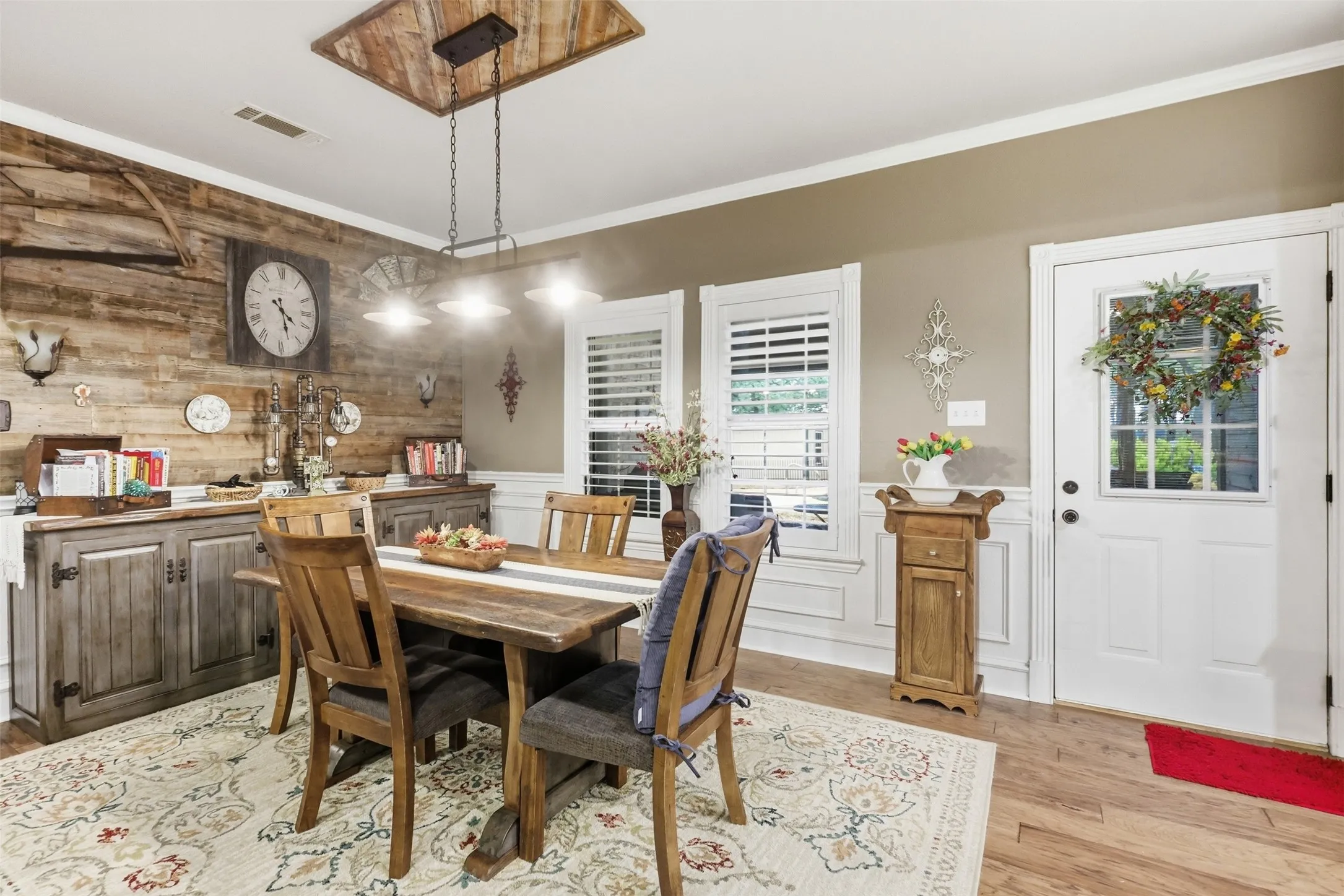 Single Family Residence For Sale in Wise County , 211 Private Road 4931, Springtown, Texas 76082, 3 Bedroom, 3 Bathroom, 2 Garage spaces, 2,307 Sqft, built in 2001, mls#21399726, Real Estate Agent in Springtown, Homes For Sale in Wise county, Homes For Sale in Springtown, Realtor in Springtown Texas, Real Estate Brokerage Independent Realty Texas, Luminita Cordes Realtor