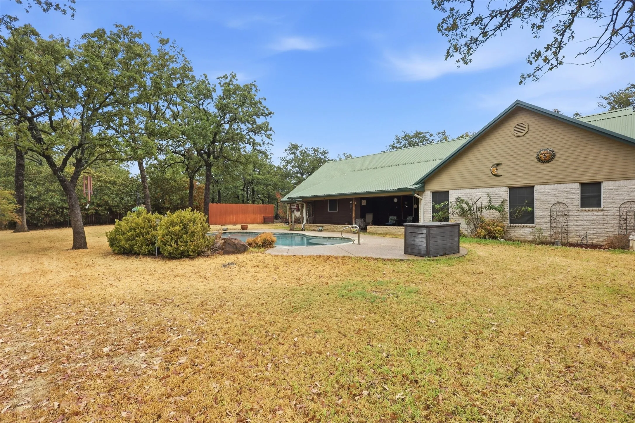 Single Family Residence For Sale in Wise County , 211 Private Road 4931, Springtown, Texas 76082, 3 Bedroom, 3 Bathroom, 2 Garage spaces, 2,307 Sqft, built in 2001, mls#21399726, Real Estate Agent in Springtown, Homes For Sale in Wise county, Homes For Sale in Springtown, Realtor in Springtown Texas, Real Estate Brokerage Independent Realty Texas, Luminita Cordes Realtor