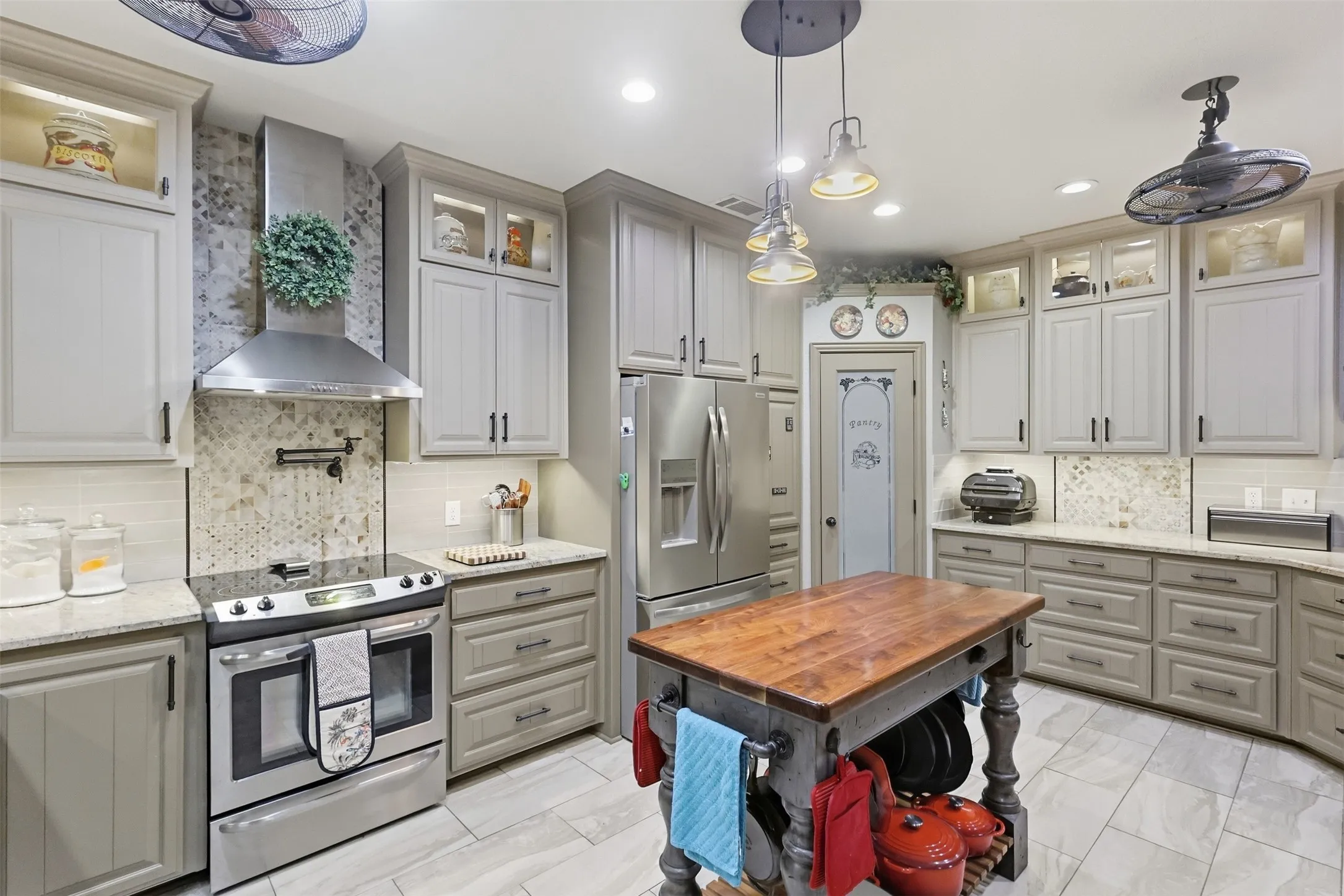 Single Family Residence For Sale in Wise County , 211 Private Road 4931, Springtown, Texas 76082, 3 Bedroom, 3 Bathroom, 2 Garage spaces, 2,307 Sqft, built in 2001, mls#21399726, Real Estate Agent in Springtown, Homes For Sale in Wise county, Homes For Sale in Springtown, Realtor in Springtown Texas, Real Estate Brokerage Independent Realty Texas, Luminita Cordes Realtor