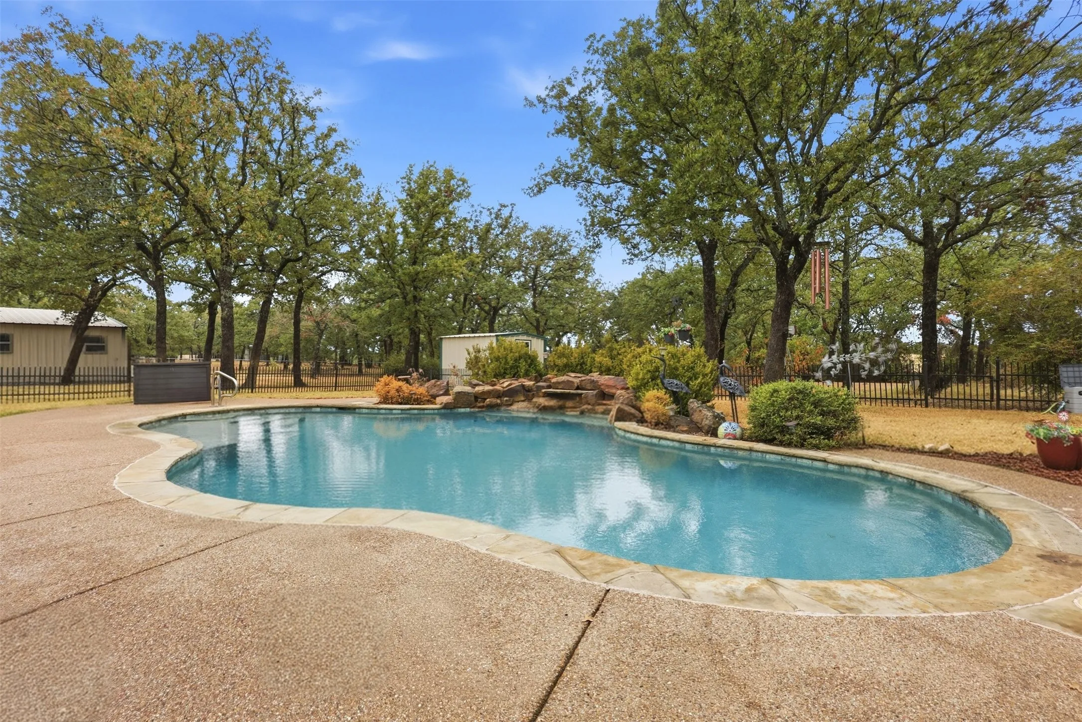 Single Family Residence For Sale in Wise County , 211 Private Road 4931, Springtown, Texas 76082, 3 Bedroom, 3 Bathroom, 2 Garage spaces, 2,307 Sqft, built in 2001, mls#21399726, Real Estate Agent in Springtown, Homes For Sale in Wise county, Homes For Sale in Springtown, Realtor in Springtown Texas, Real Estate Brokerage Independent Realty Texas, Luminita Cordes Realtor