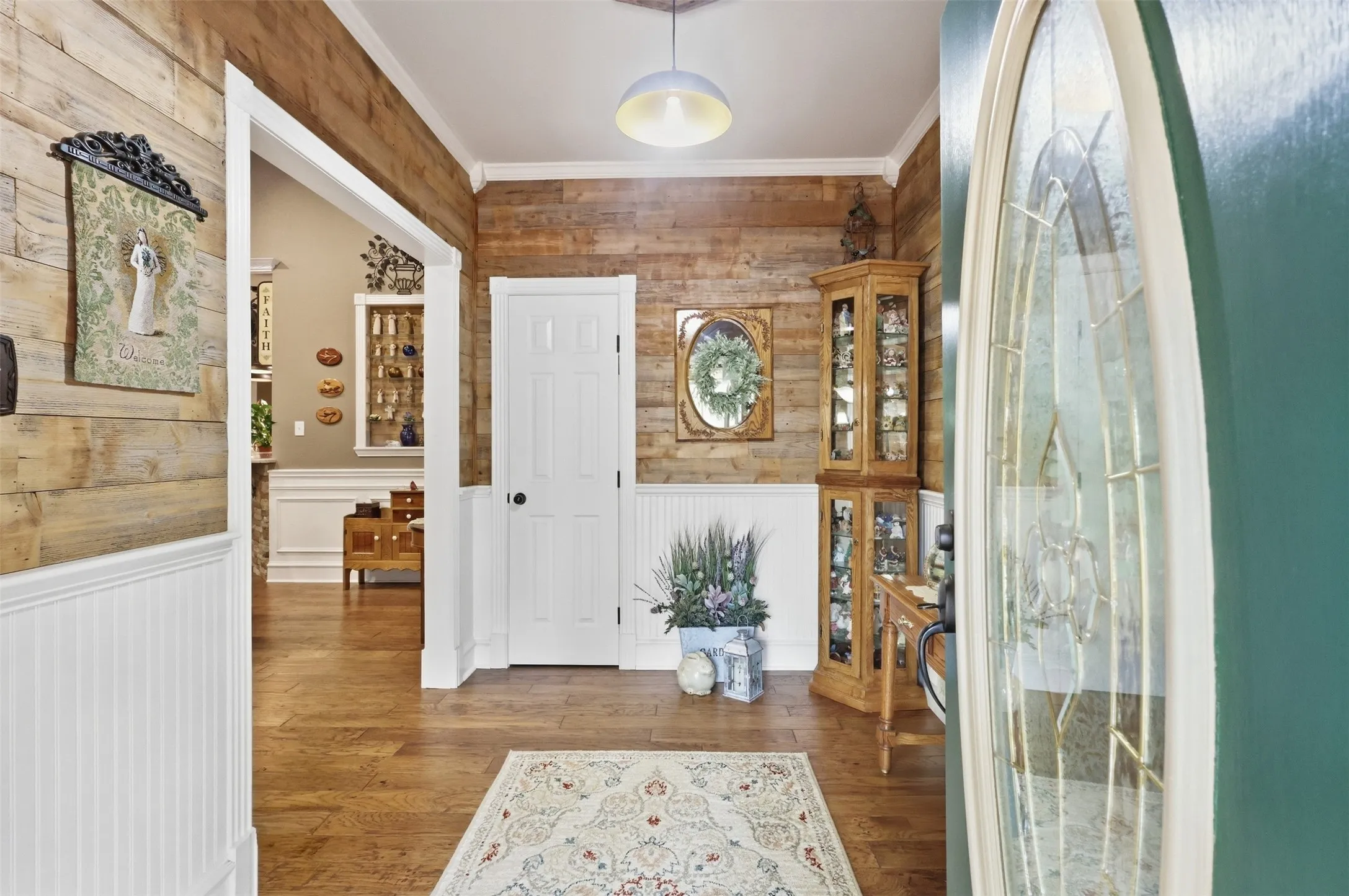 Single Family Residence For Sale in Wise County , 211 Private Road 4931, Springtown, Texas 76082, 3 Bedroom, 3 Bathroom, 2 Garage spaces, 2,307 Sqft, built in 2001, mls#21399726, Real Estate Agent in Springtown, Homes For Sale in Wise county, Homes For Sale in Springtown, Realtor in Springtown Texas, Real Estate Brokerage Independent Realty Texas, Luminita Cordes Realtor