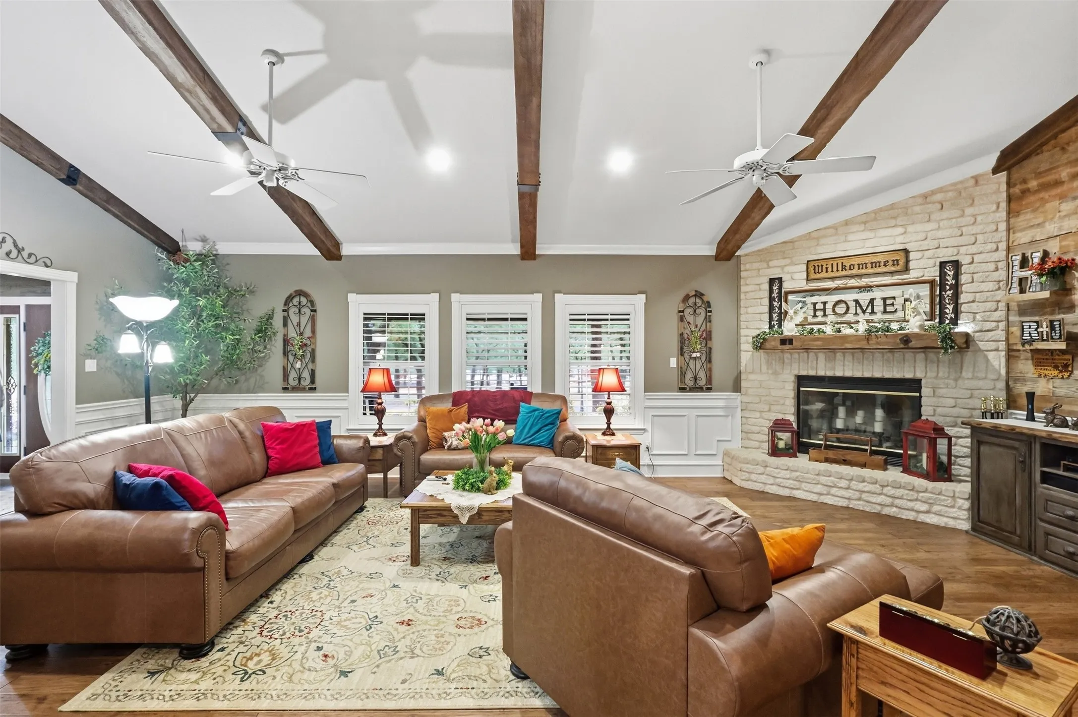 Single Family Residence For Sale in Wise County , 211 Private Road 4931, Springtown, Texas 76082, 3 Bedroom, 3 Bathroom, 2 Garage spaces, 2,307 Sqft, built in 2001, mls#21399726, Real Estate Agent in Springtown, Homes For Sale in Wise county, Homes For Sale in Springtown, Realtor in Springtown Texas, Real Estate Brokerage Independent Realty Texas, Luminita Cordes Realtor