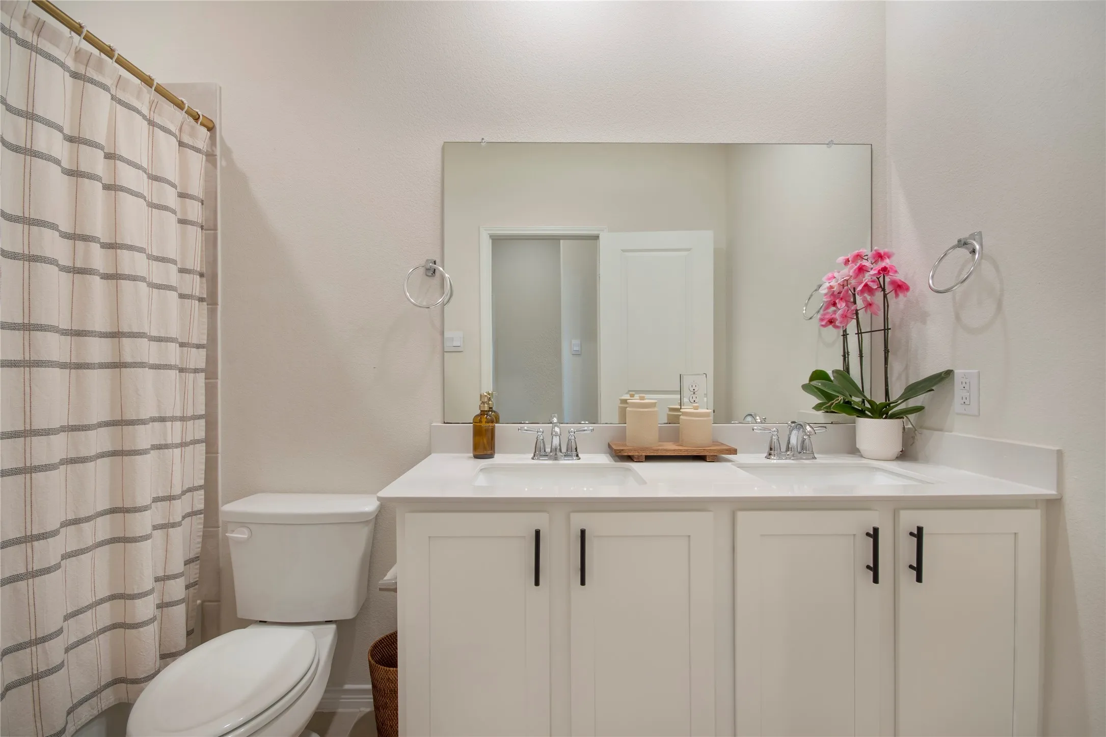 Single Family Residence For Sale in Denton County , 3102 Moccasin Lane, Aubrey, Texas 76227, 4 Bedroom, 2 Bathroom, 2 Garage spaces, 1,850 Sqft, built in 2023, mls#21406447, Real Estate Agent in Aubrey, Homes For Sale in Denton county, Homes For Sale in Aubrey, Realtor in Aubrey Texas, Real Estate Brokerage Independent Realty Texas, Luminita Cordes Realtor